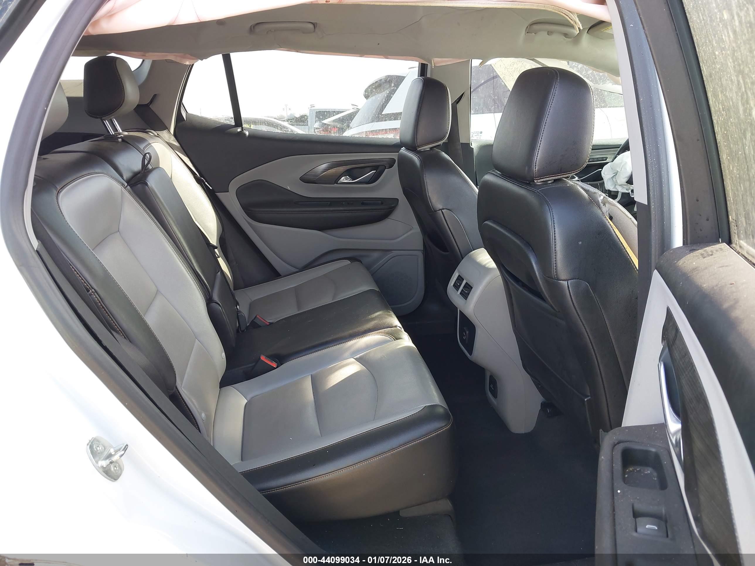 GMC TERRAIN image 8
