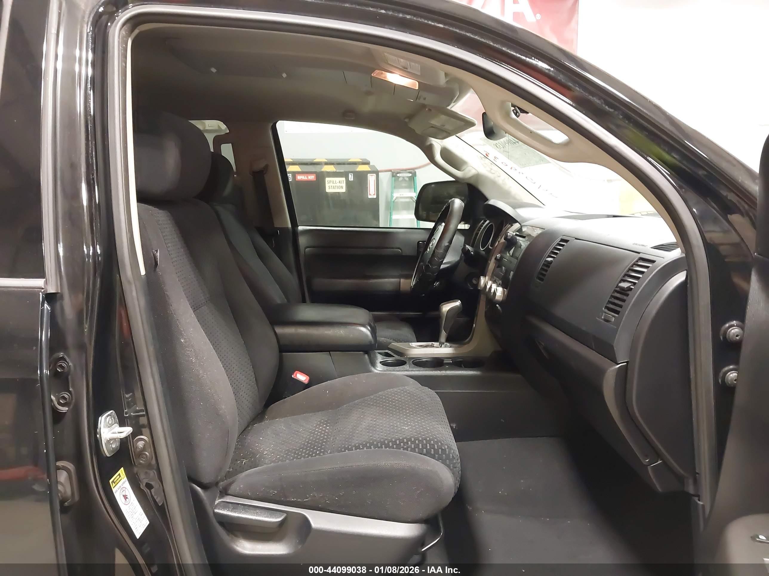 TOYOTA TUNDRA image 5