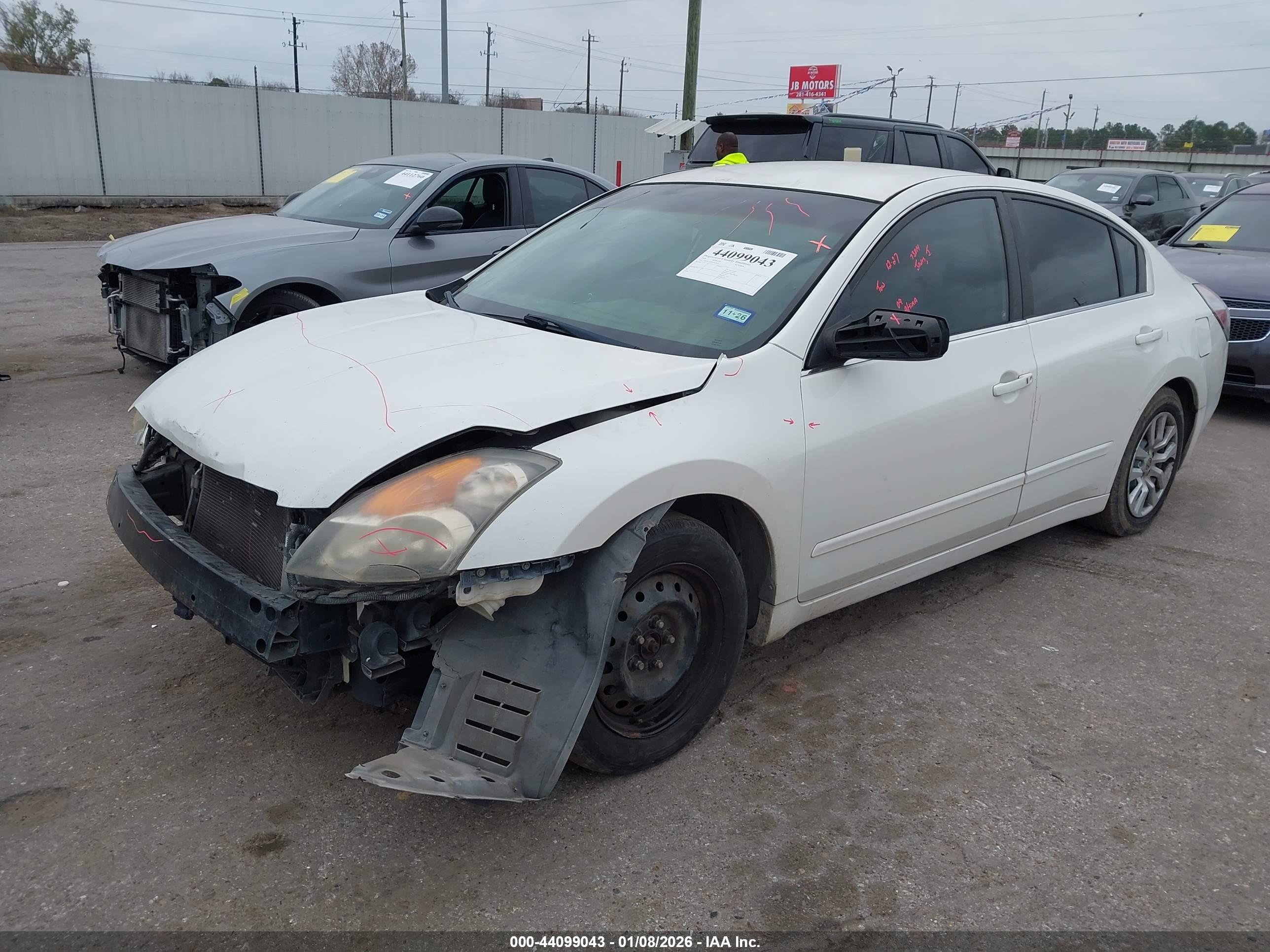 NISSAN ALTIMA image 2