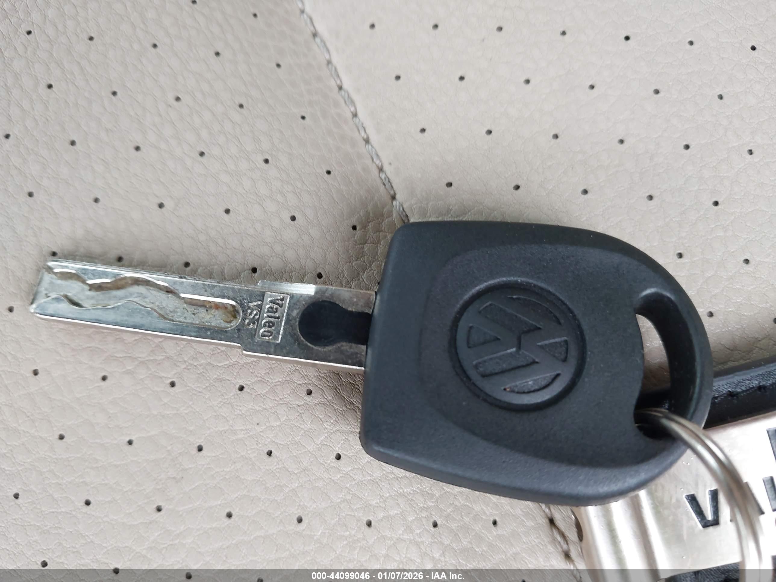 VOLKSWAGEN EOS image 11
