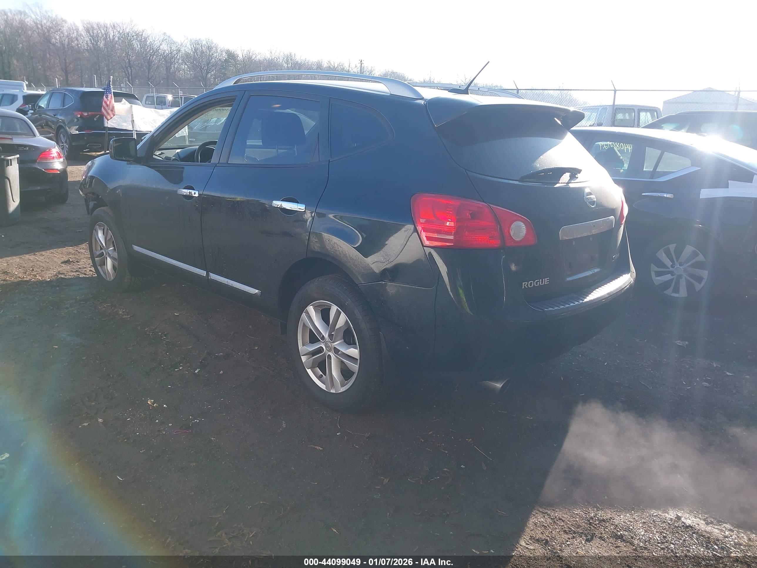 NISSAN ROGUE image 3