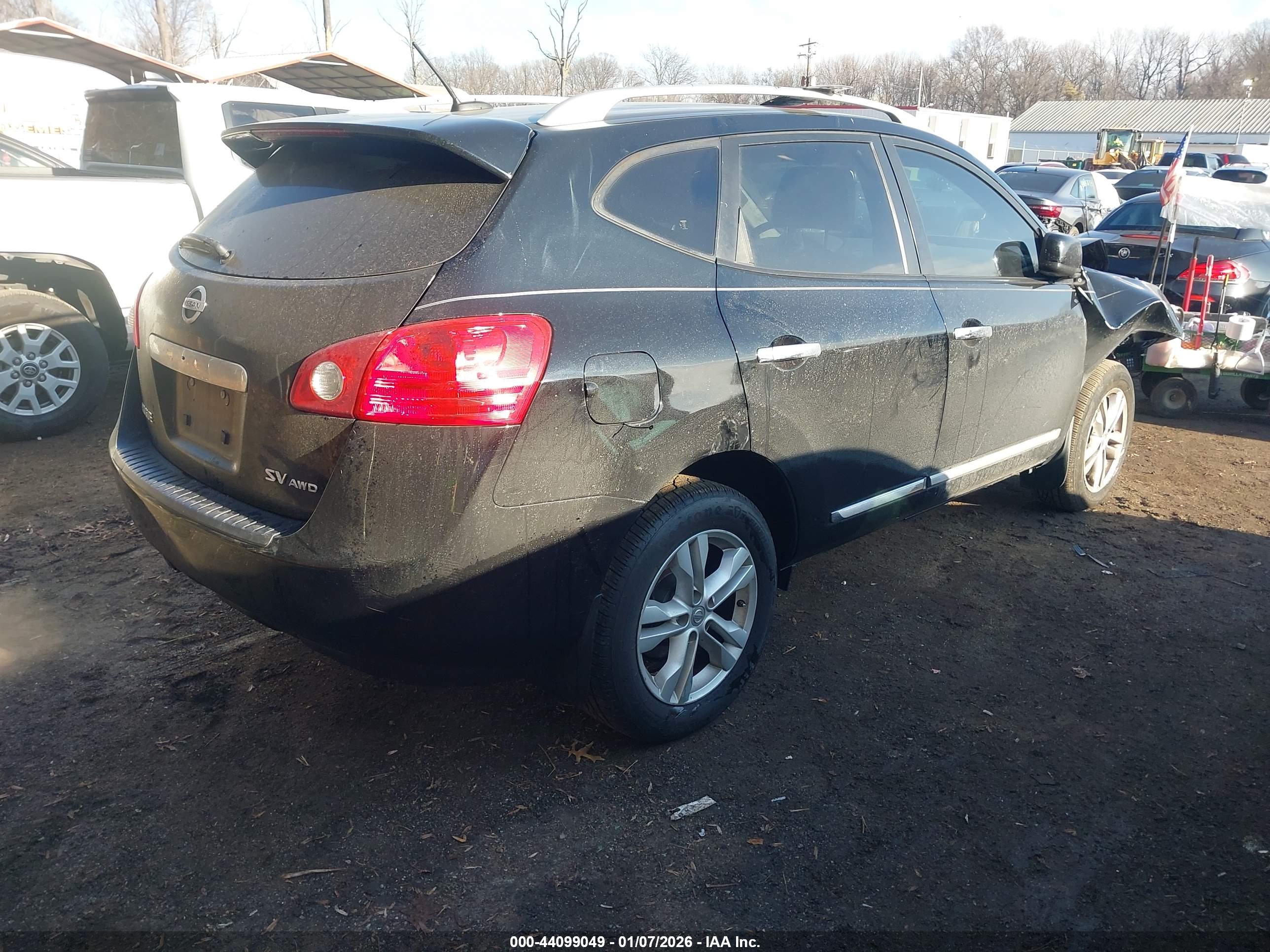 NISSAN ROGUE image 4