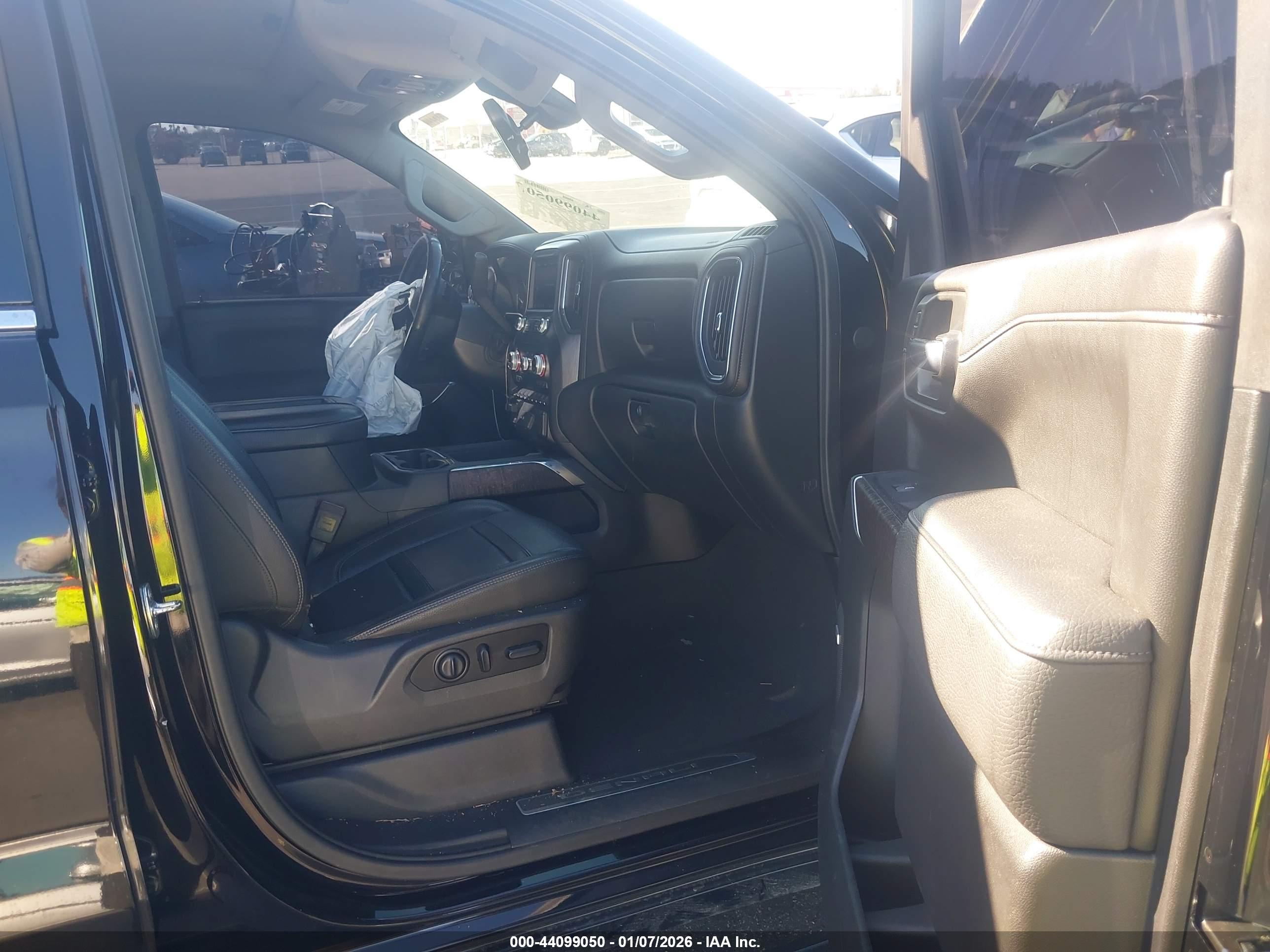 GMC SIERRA image 5