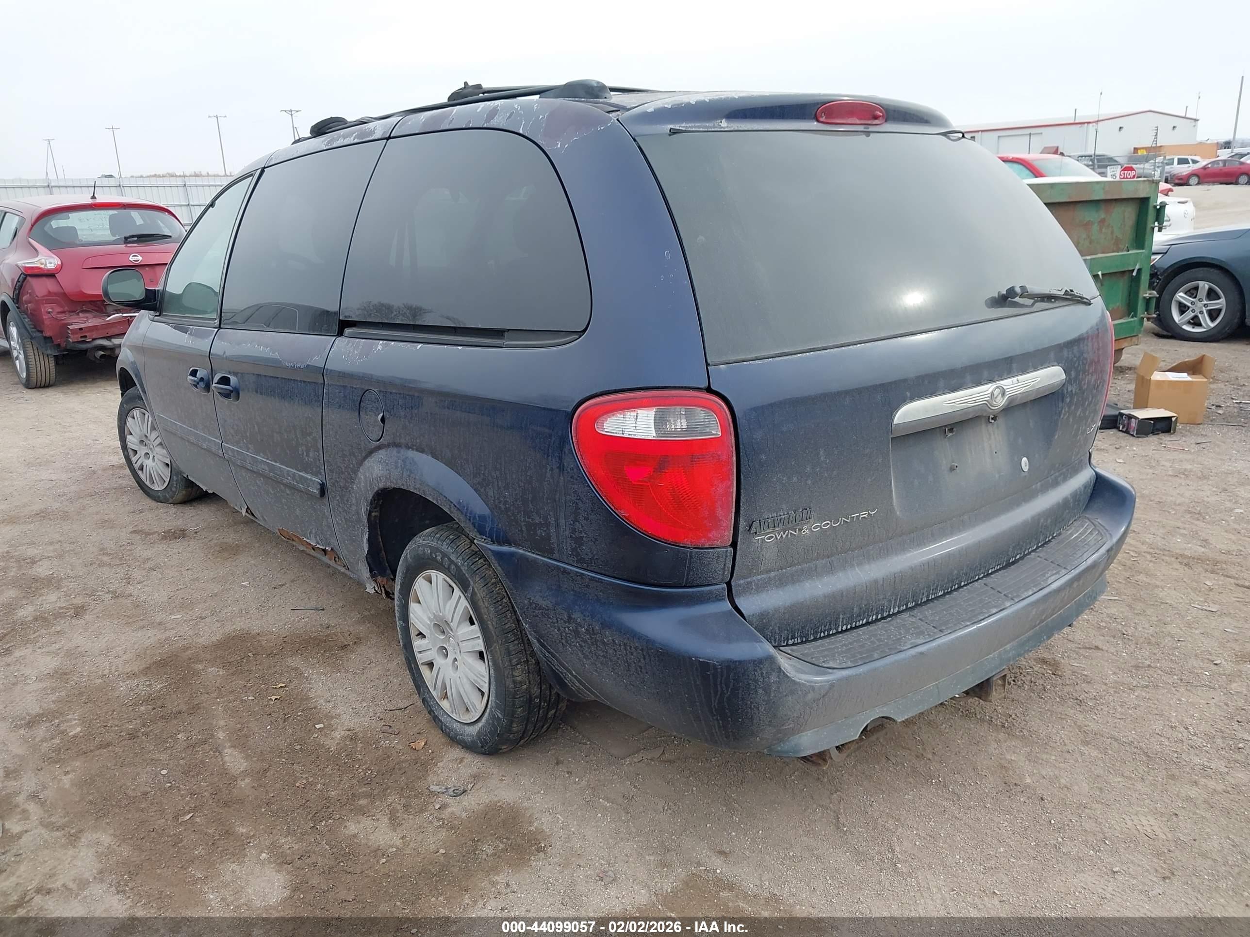 CHRYSLER TOWN image 3