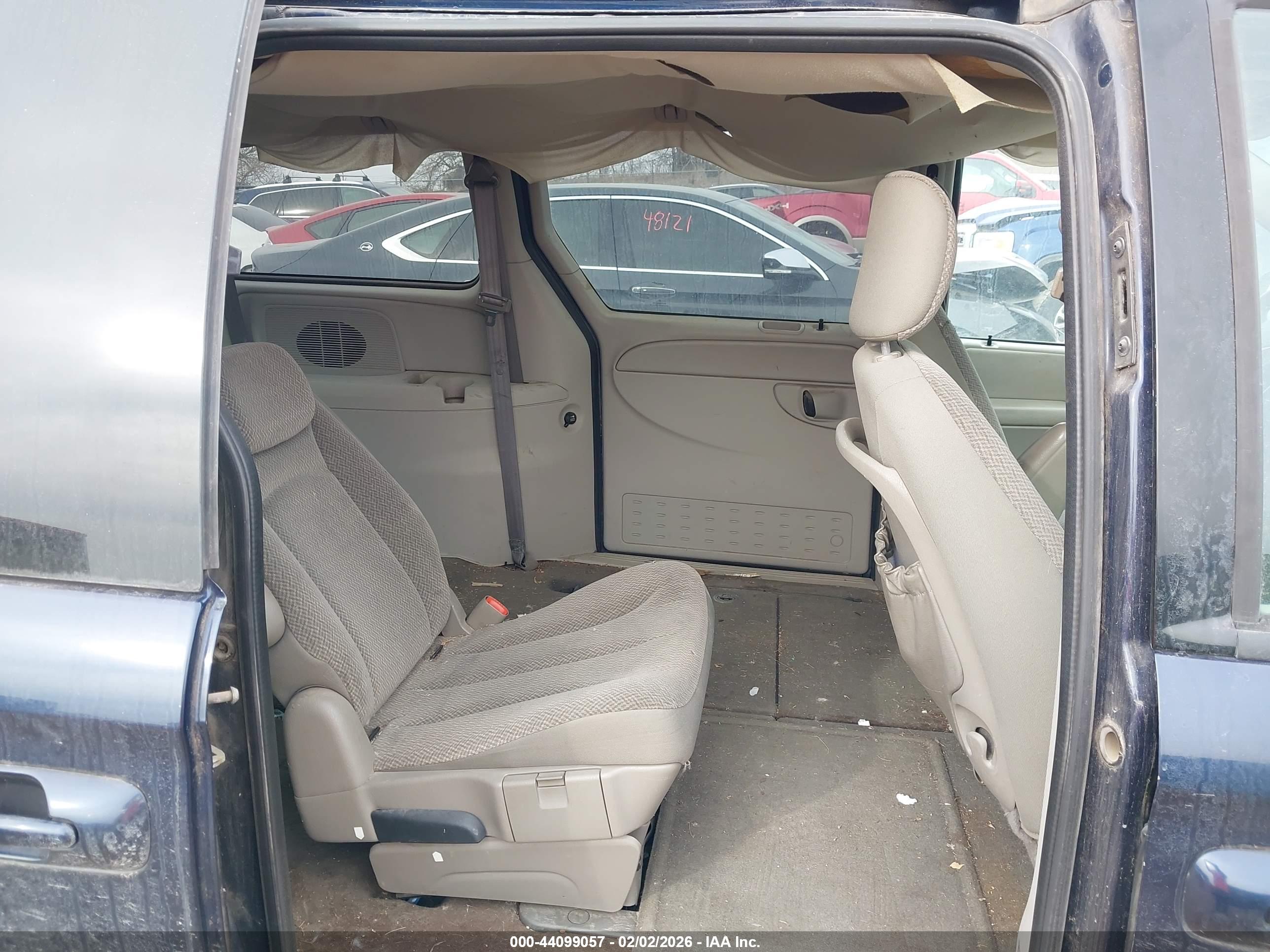 CHRYSLER TOWN image 8