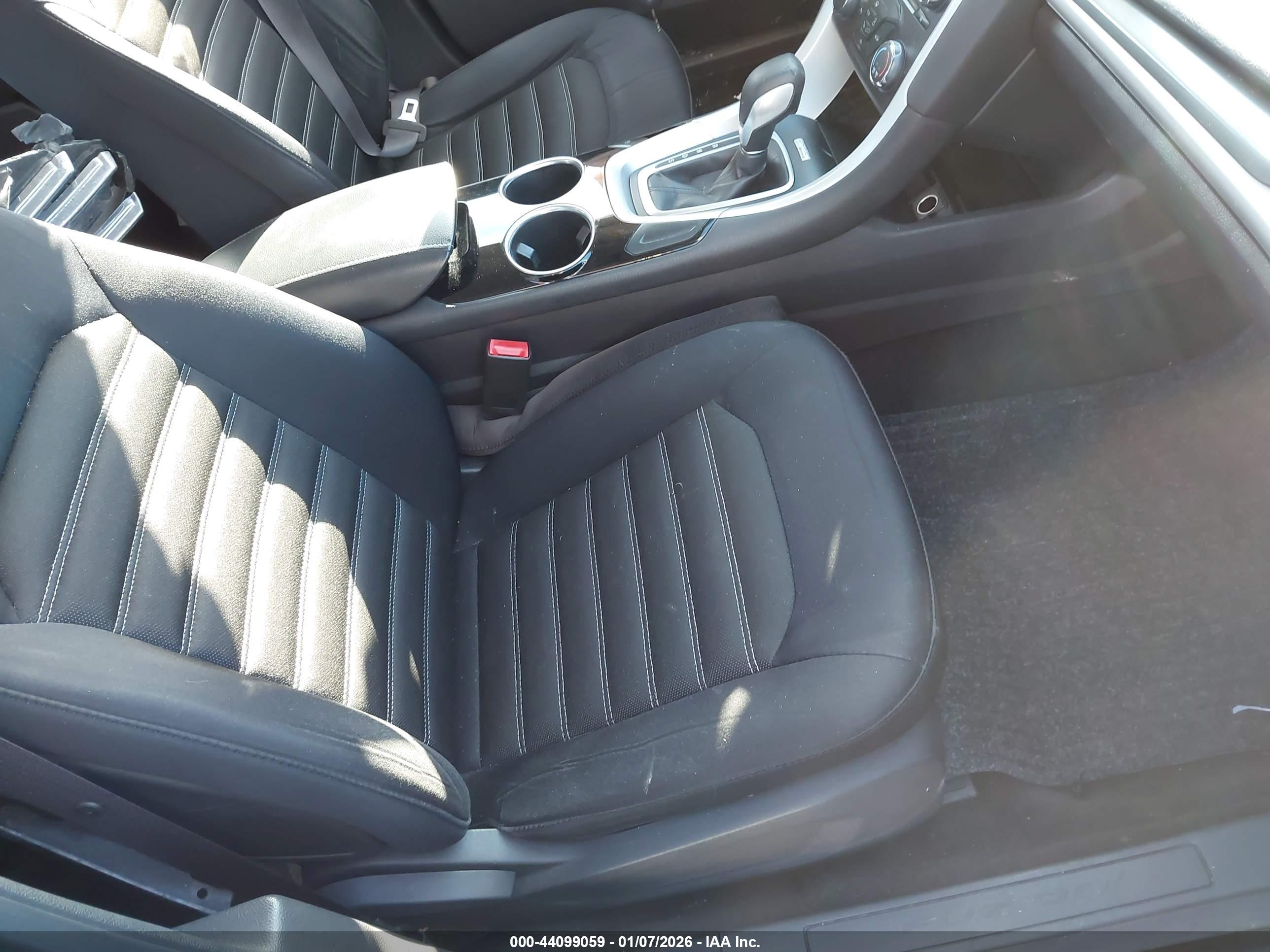 FORD FUSION image 5