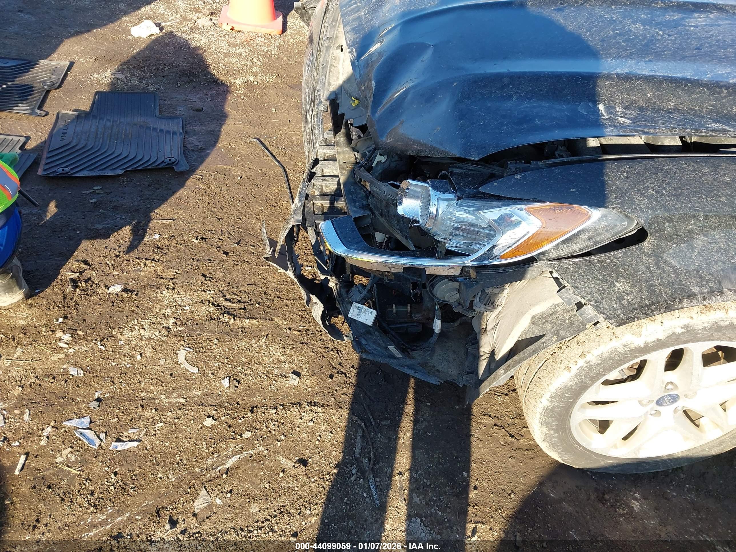 FORD FUSION image 6