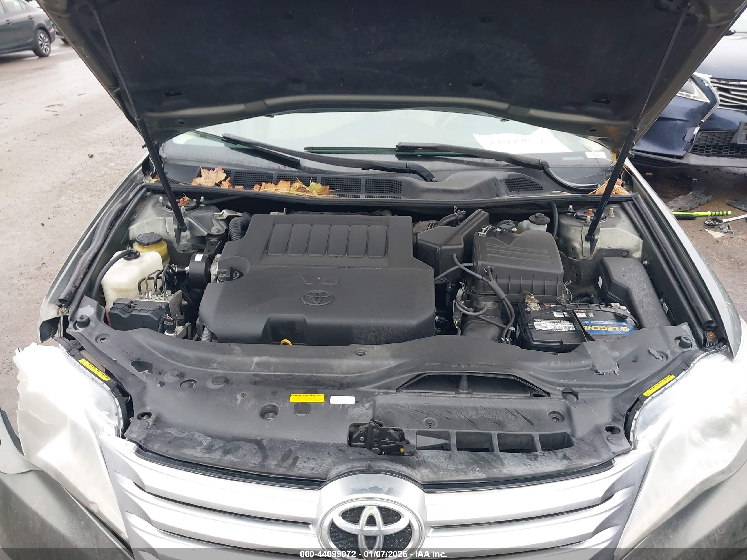 TOYOTA AVALON image 10