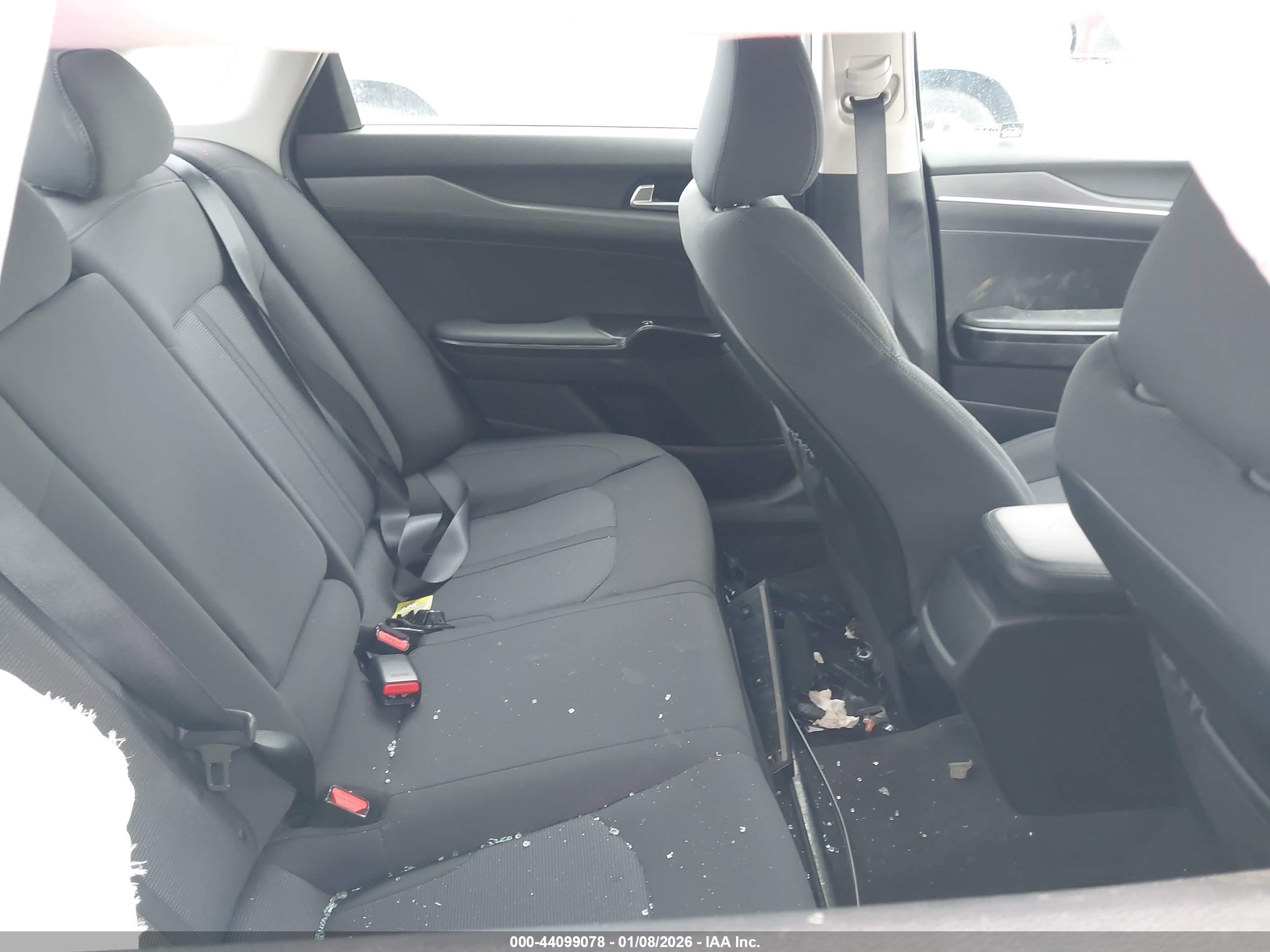 KIA K5 image 8