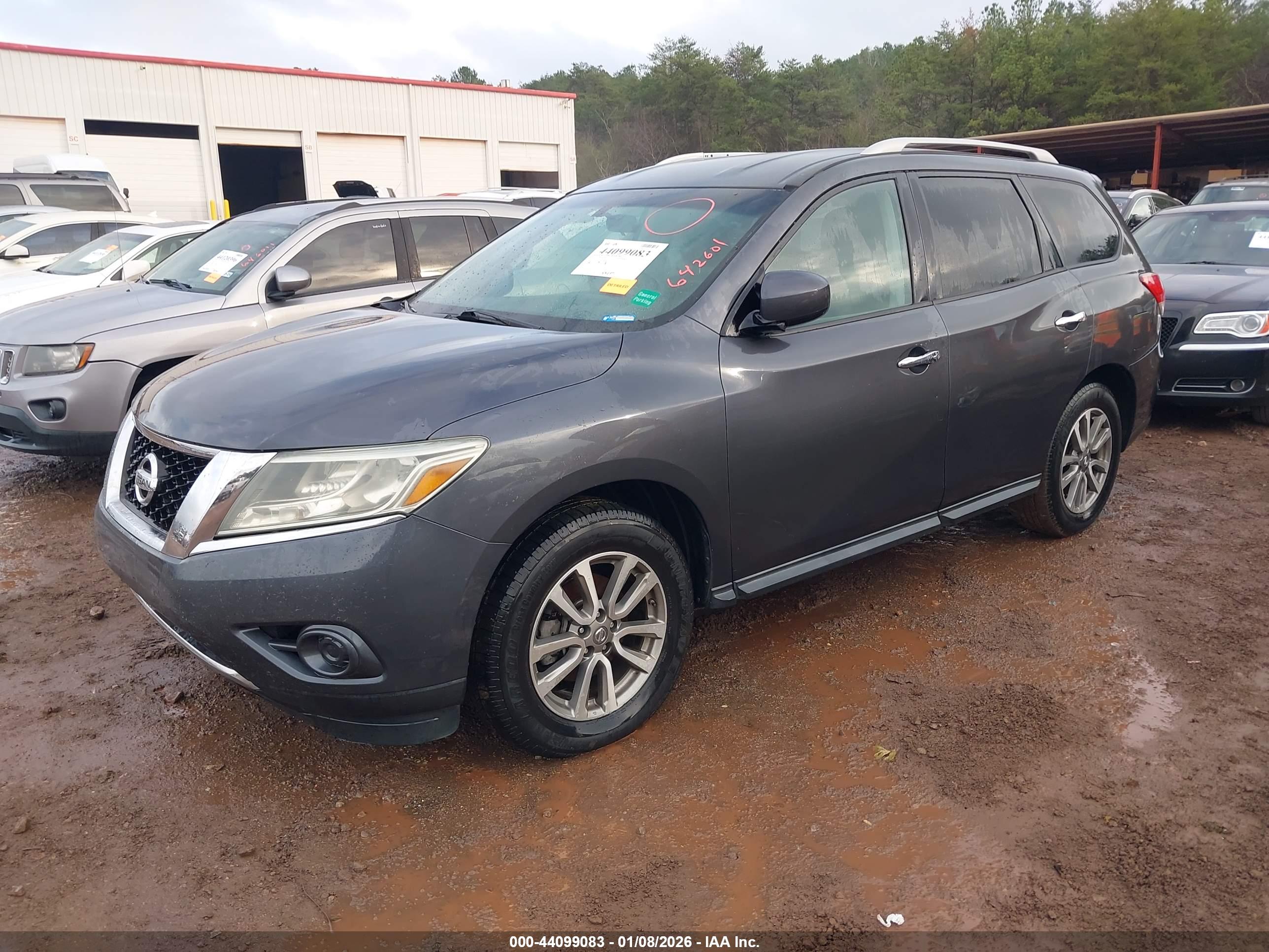 NISSAN PATHFINDER image 2