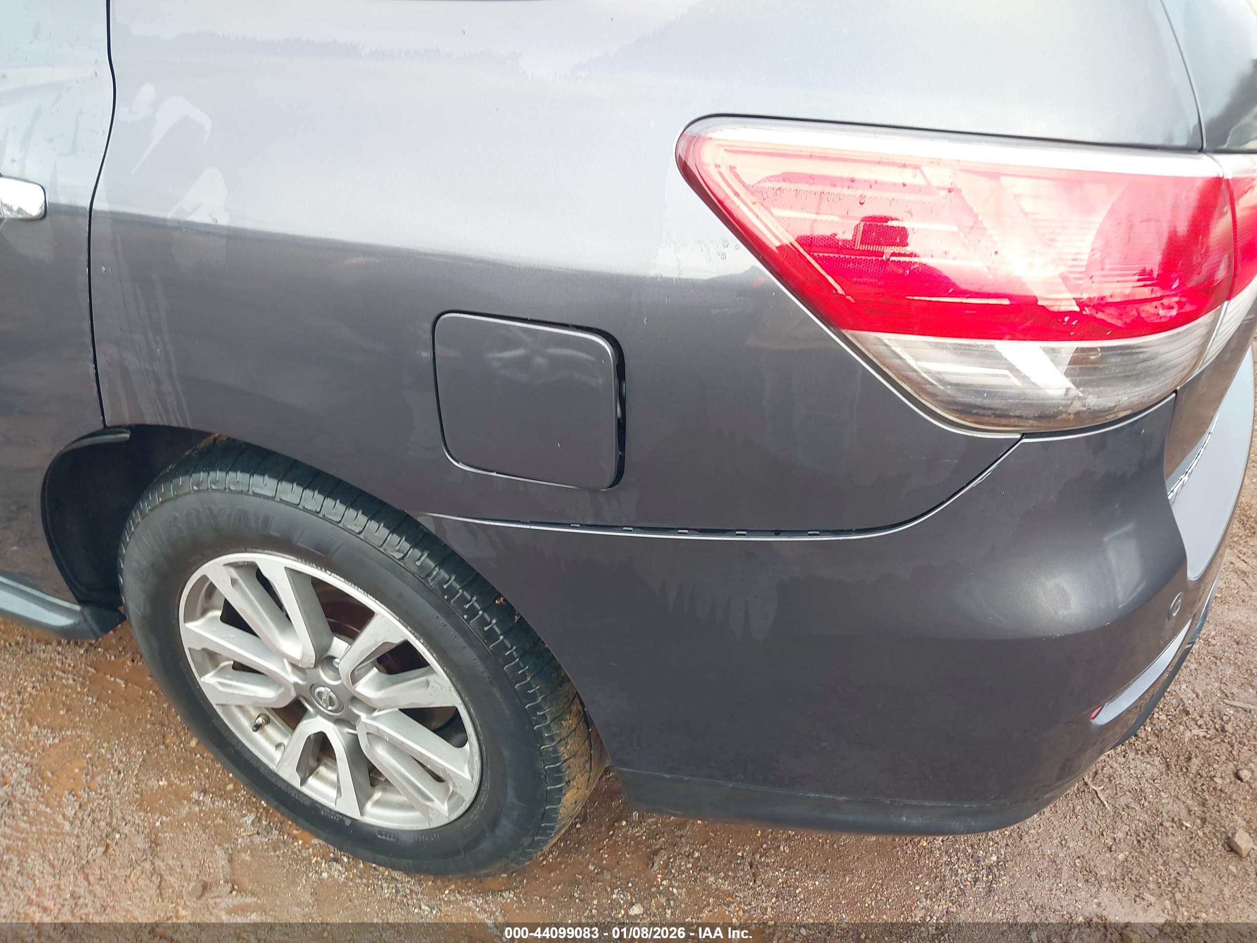 NISSAN PATHFINDER image 6