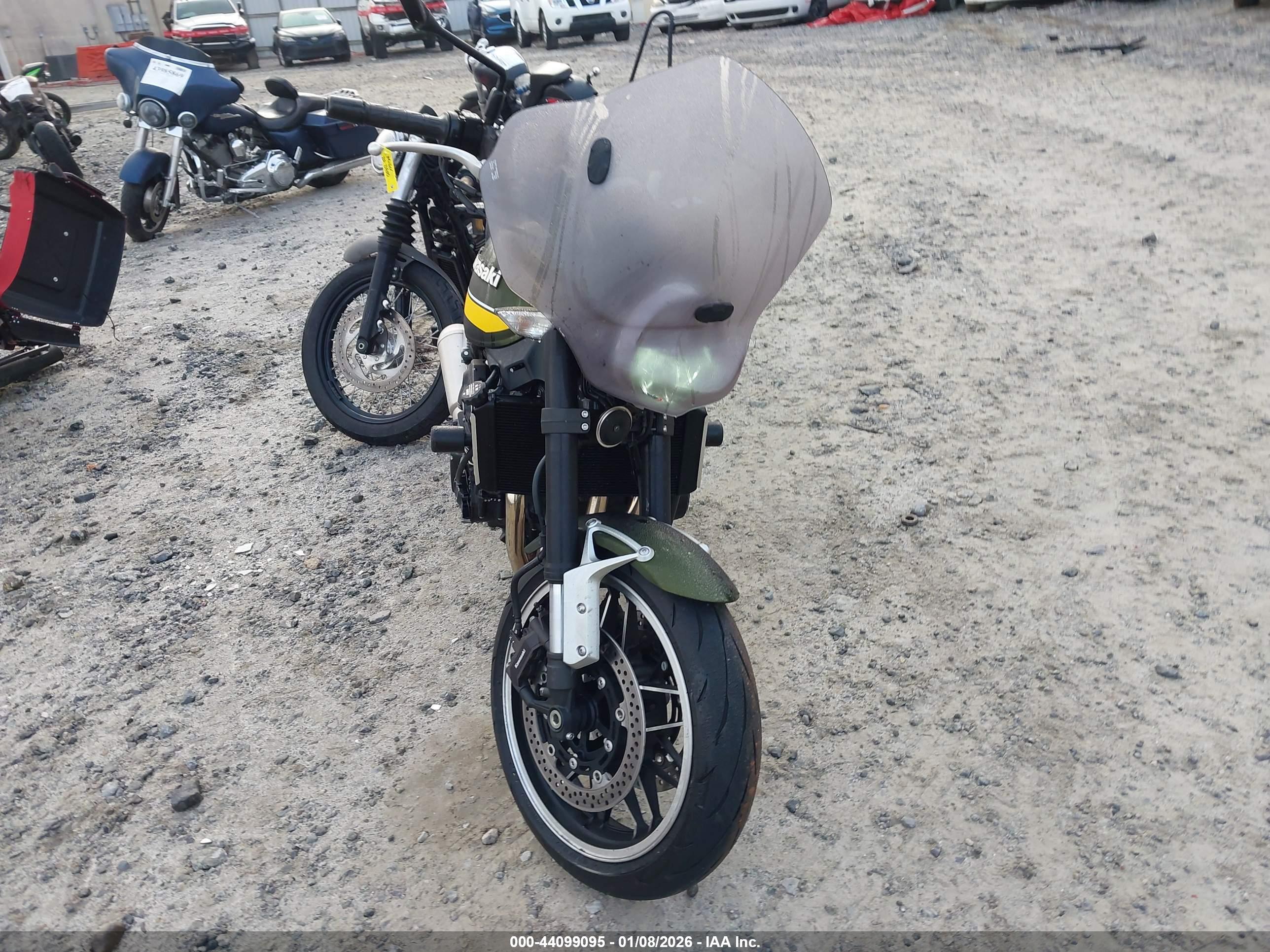 KAWASAKI ZR900 image 5