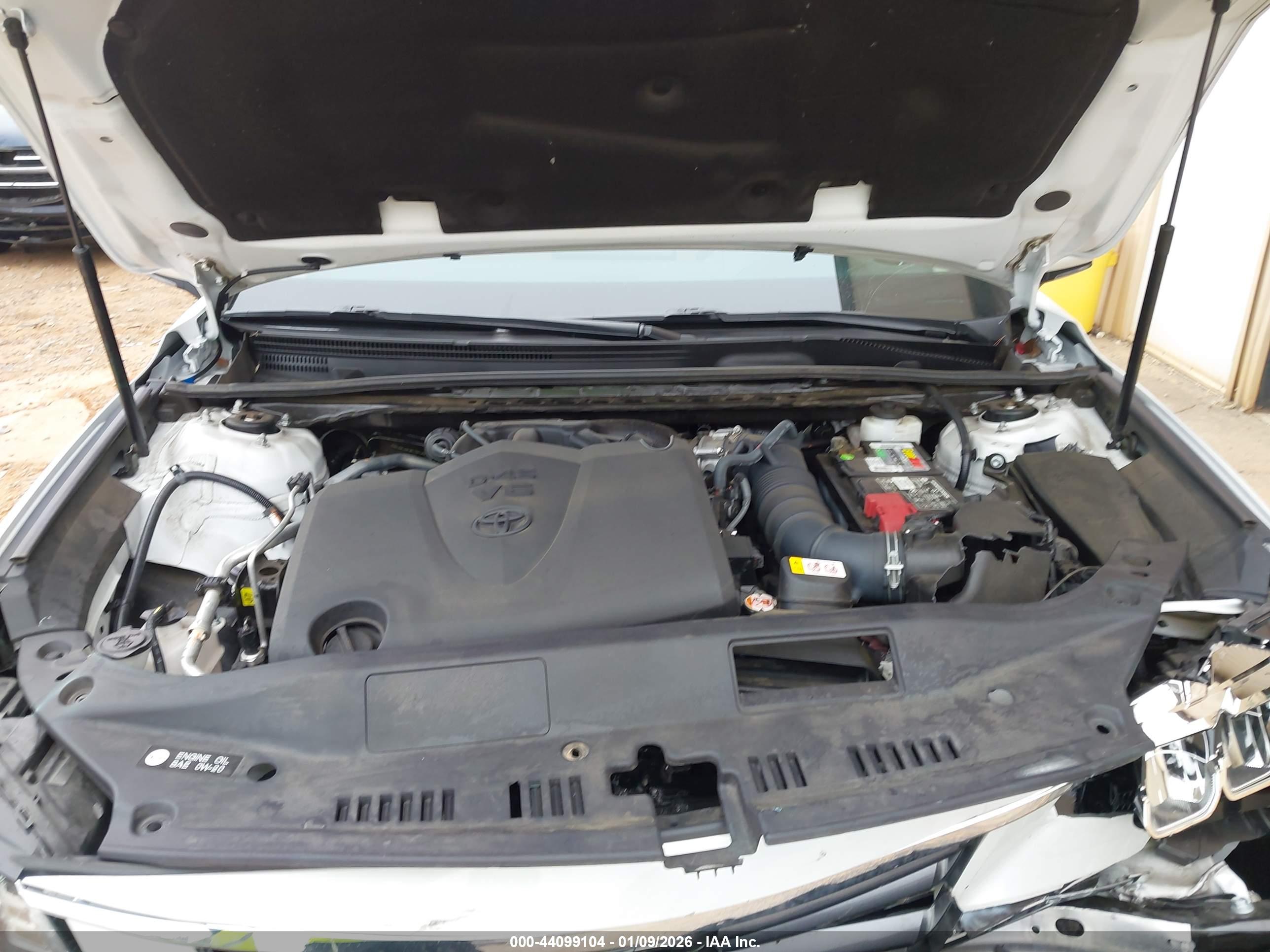 TOYOTA AVALON image 10