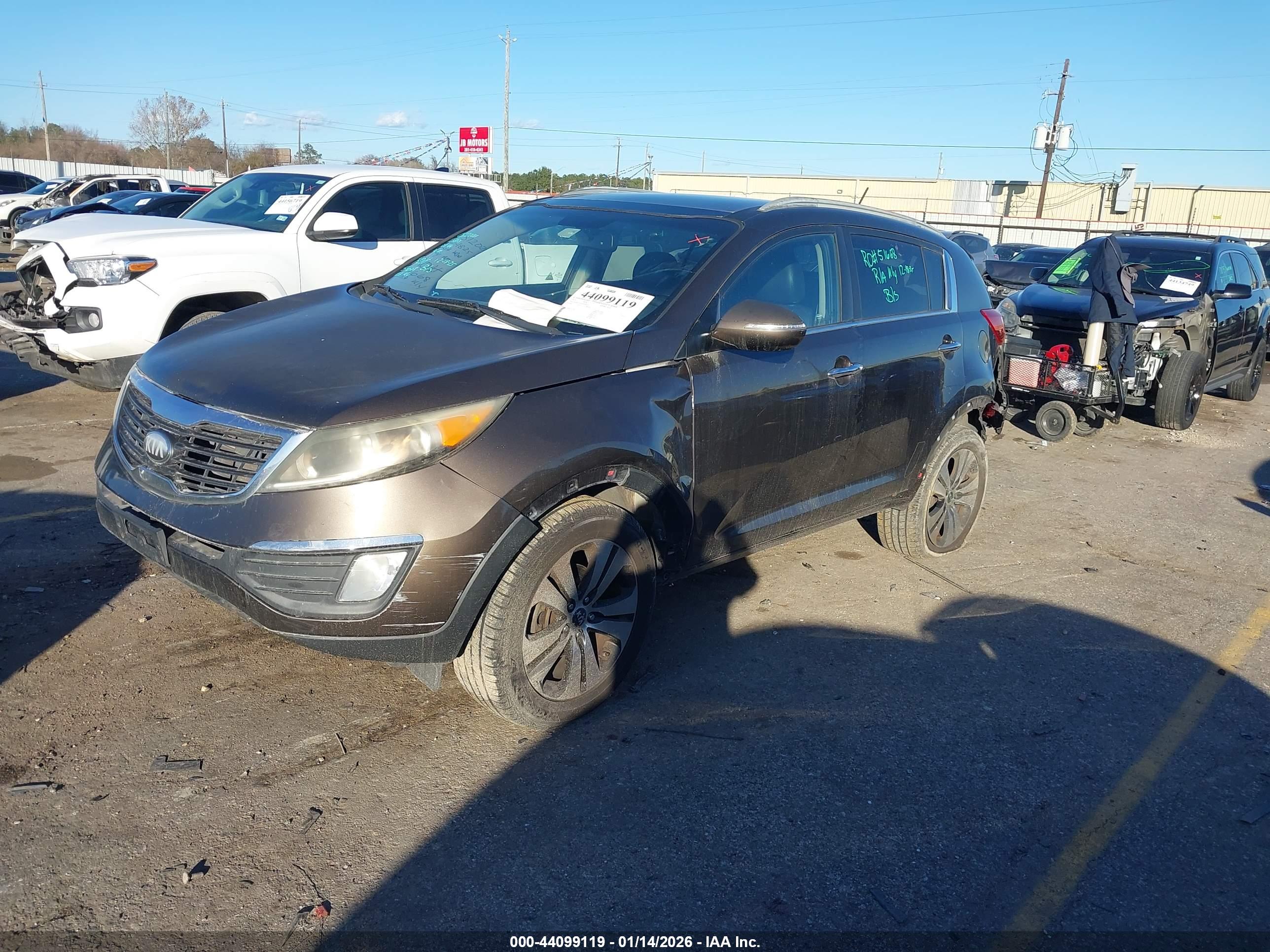 KIA SPORTAGE image 2