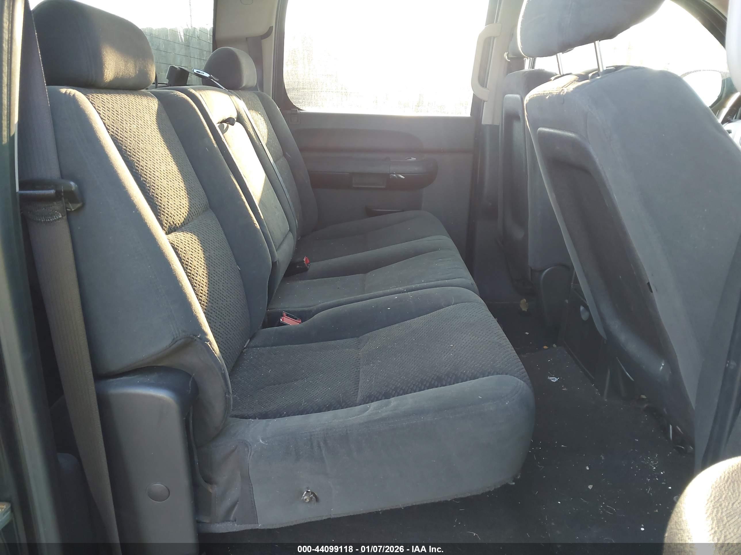 CHEVROLET SILVERADO image 5