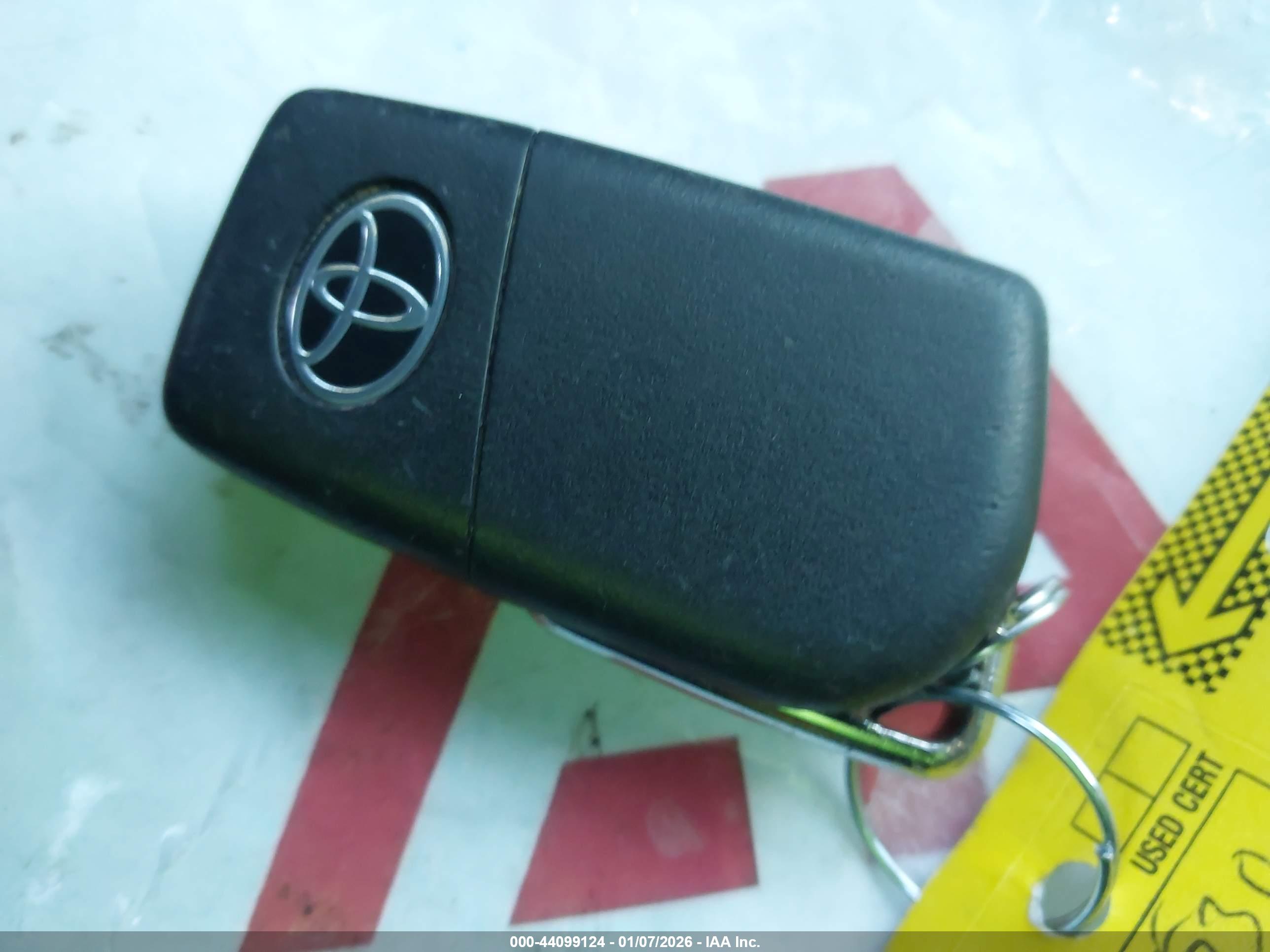 TOYOTA COROLLA image 11