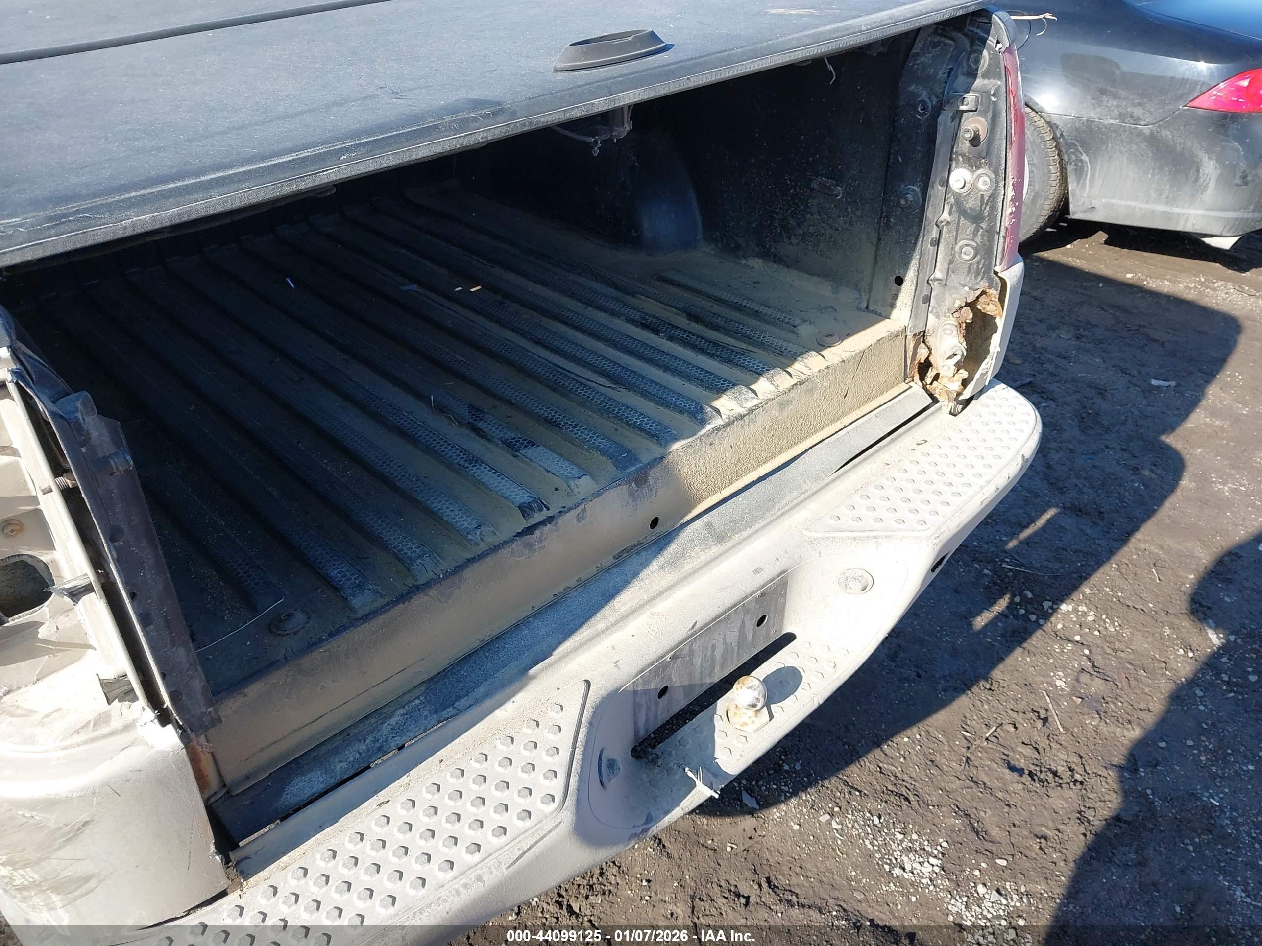 FORD EXPLORER image 6