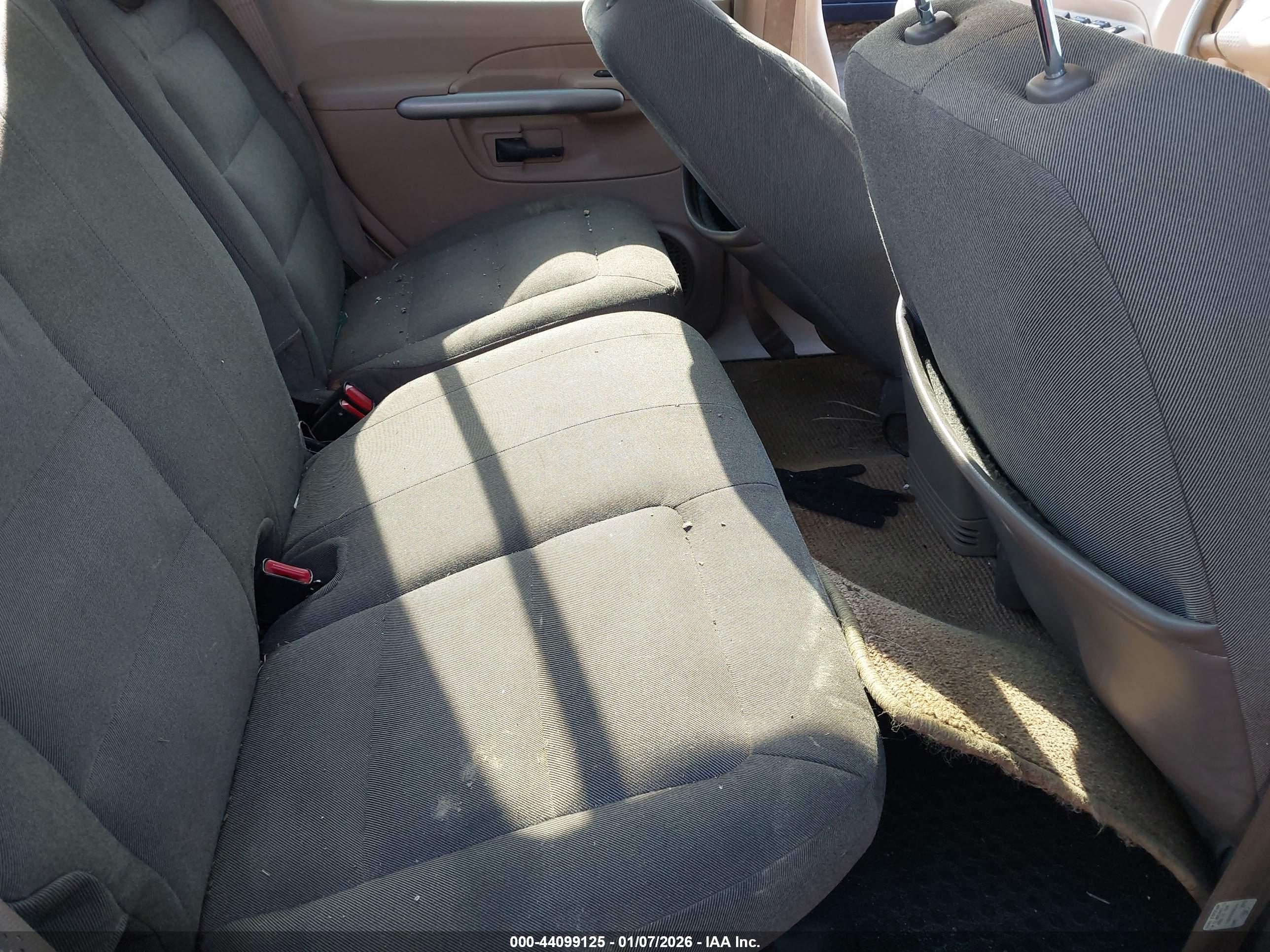 FORD EXPLORER image 8