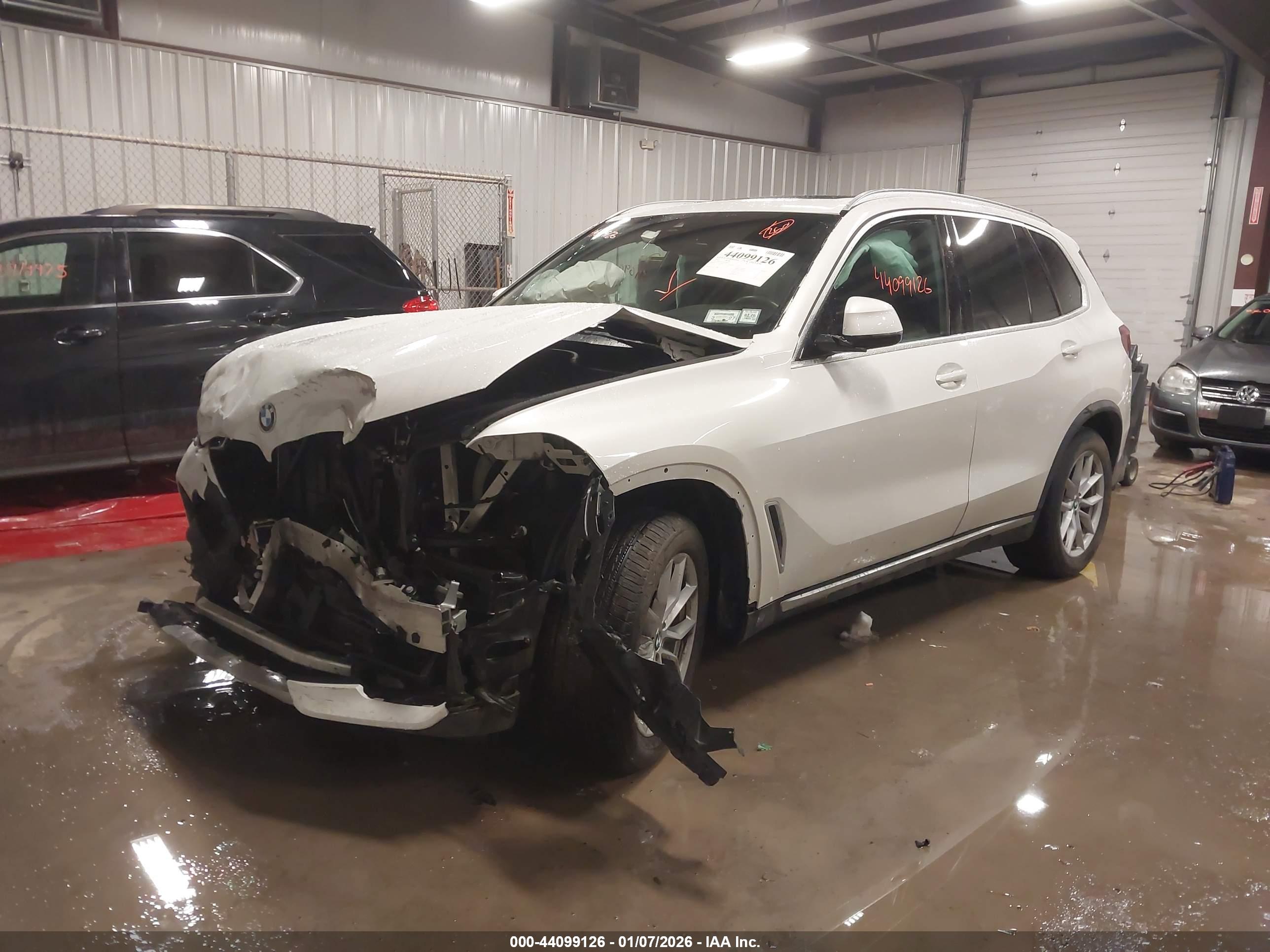 BMW X5 image 2