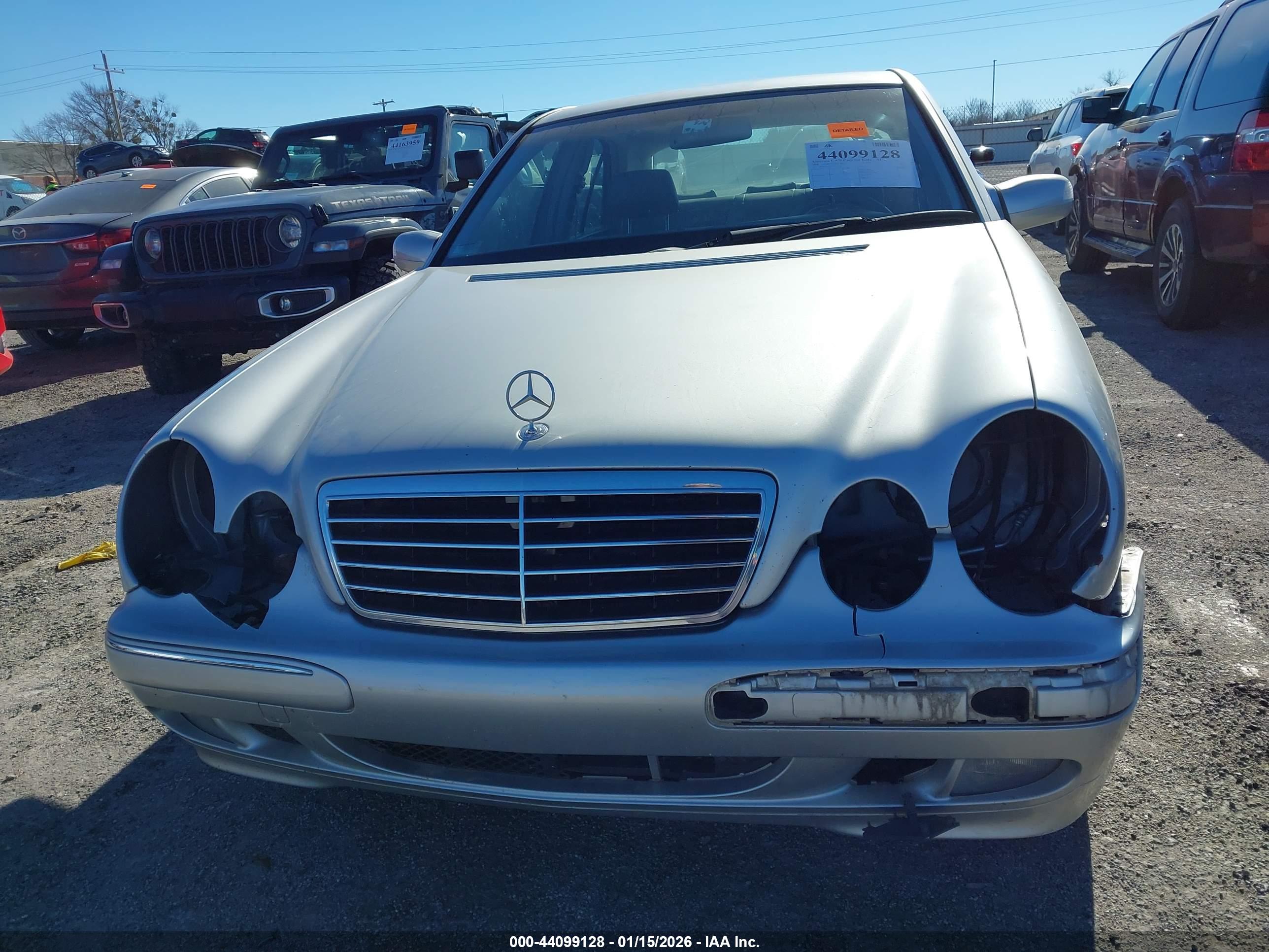 MERCEDES-BENZ E image 6
