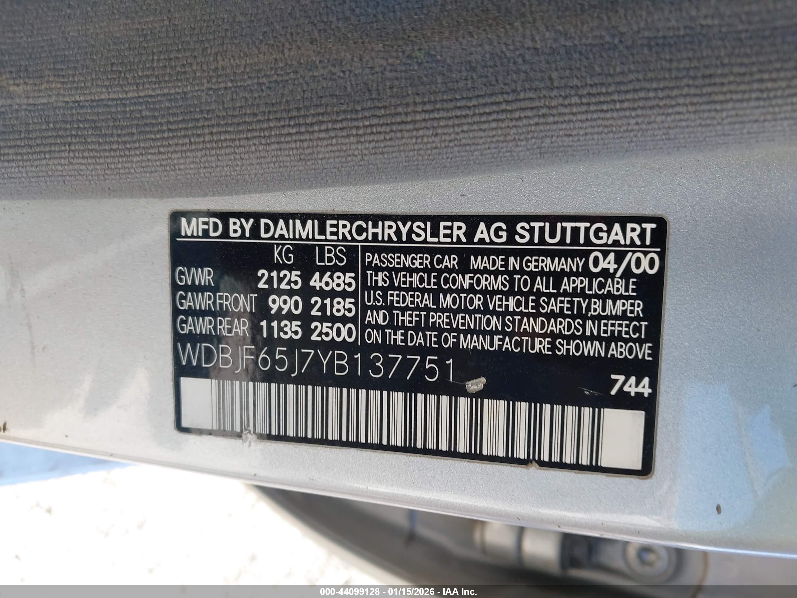 MERCEDES-BENZ E image 9
