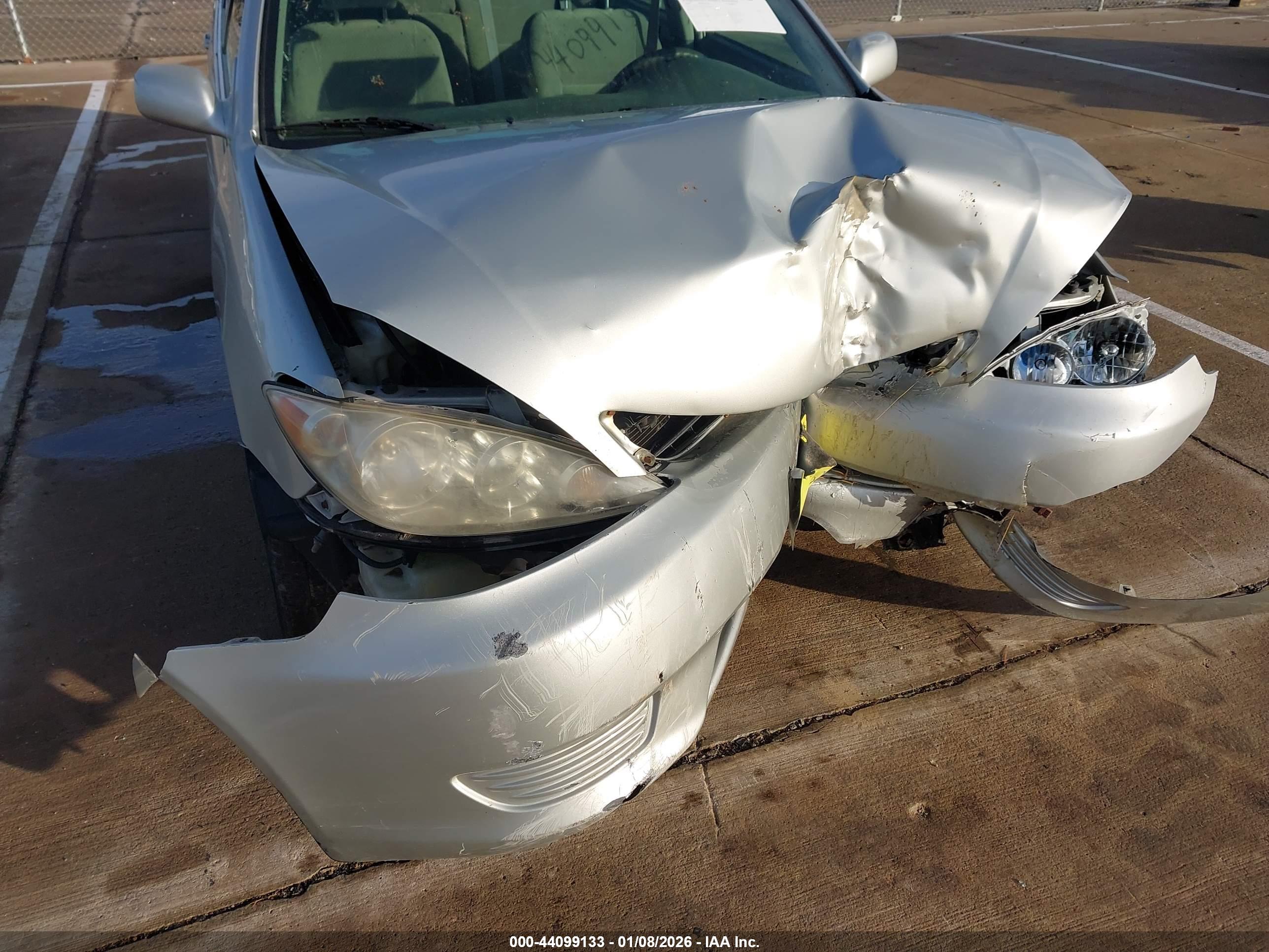 TOYOTA CAMRY image 6