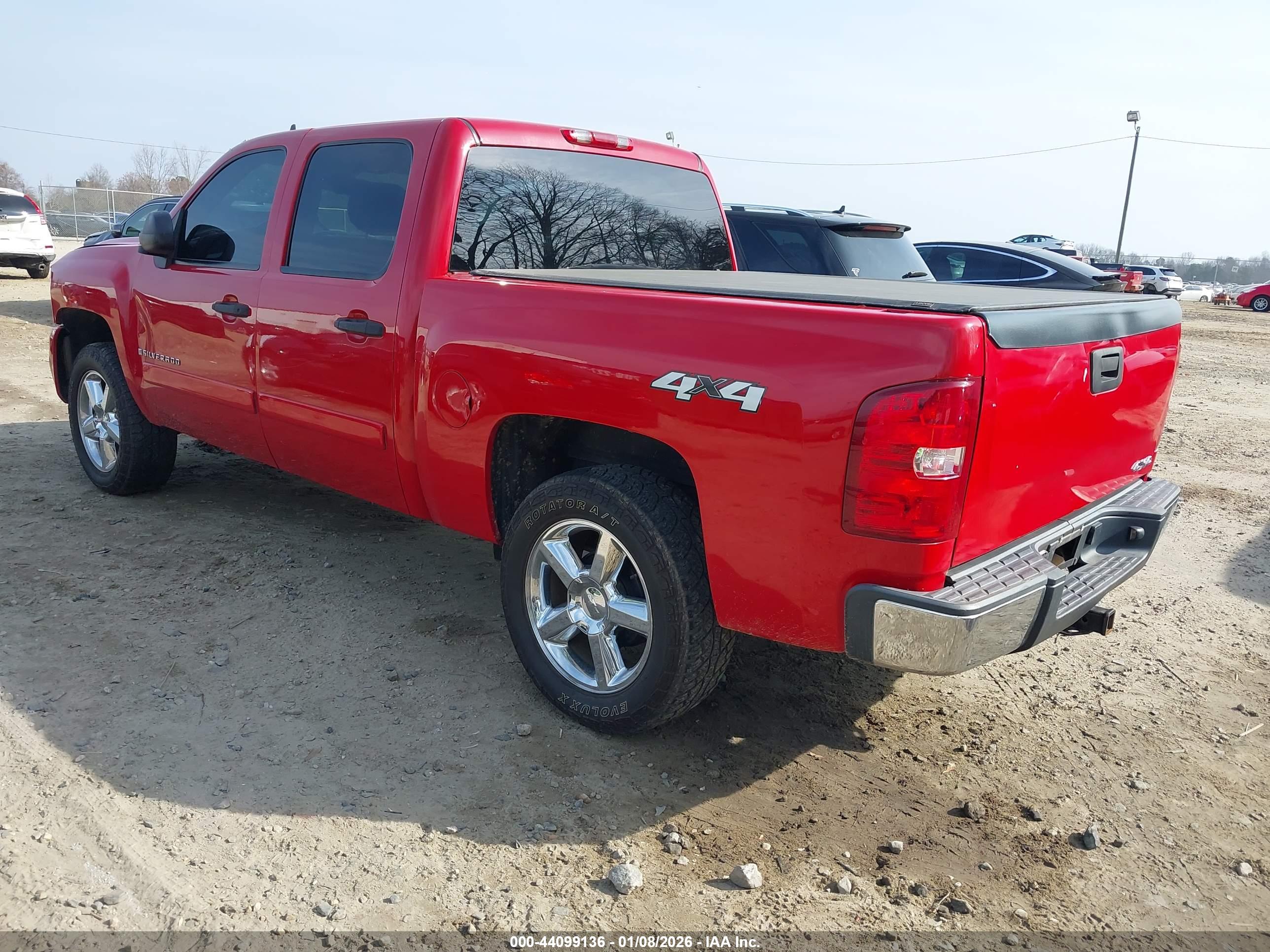 CHEVROLET SILVERADO image 3