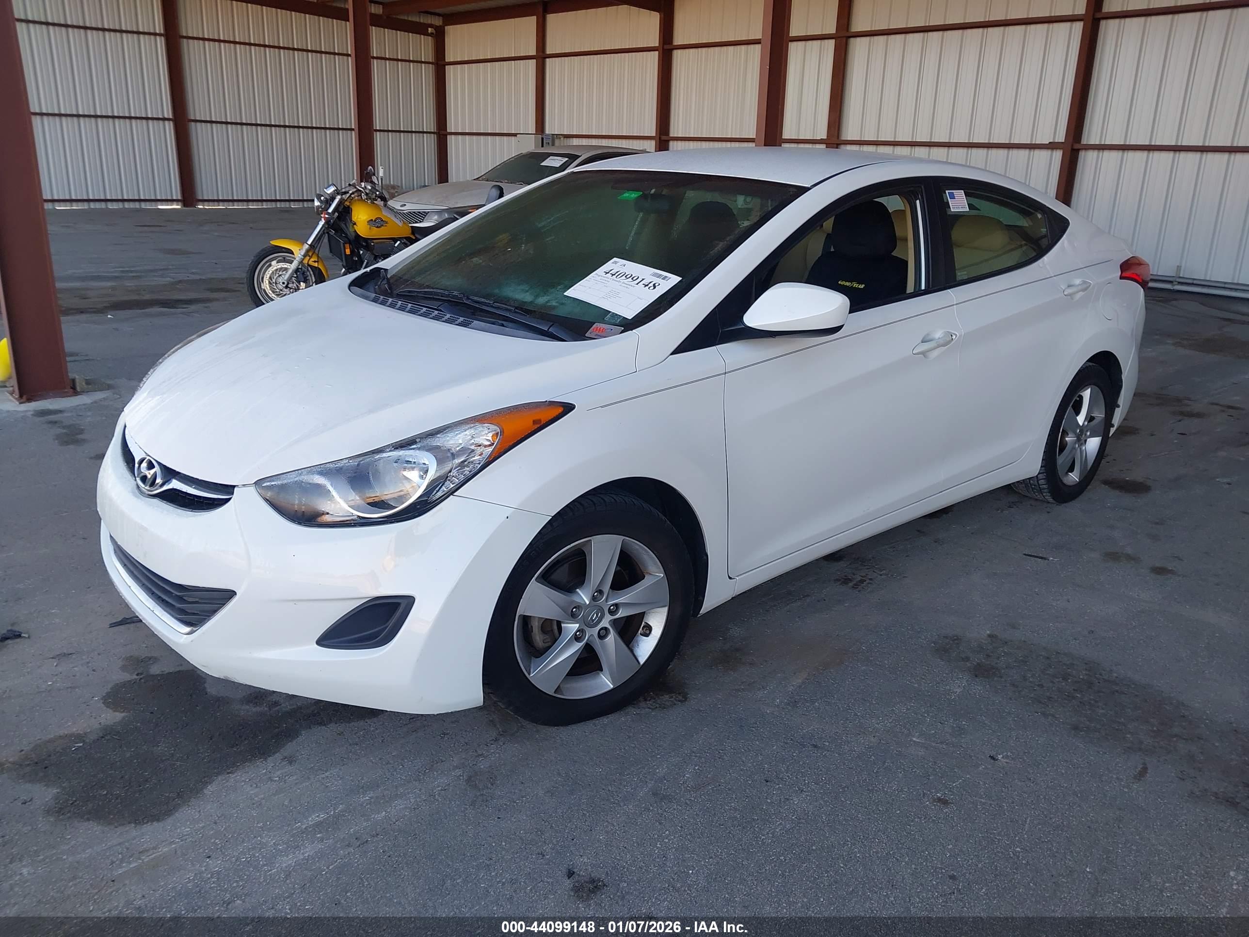 HYUNDAI ELANTRA image 2