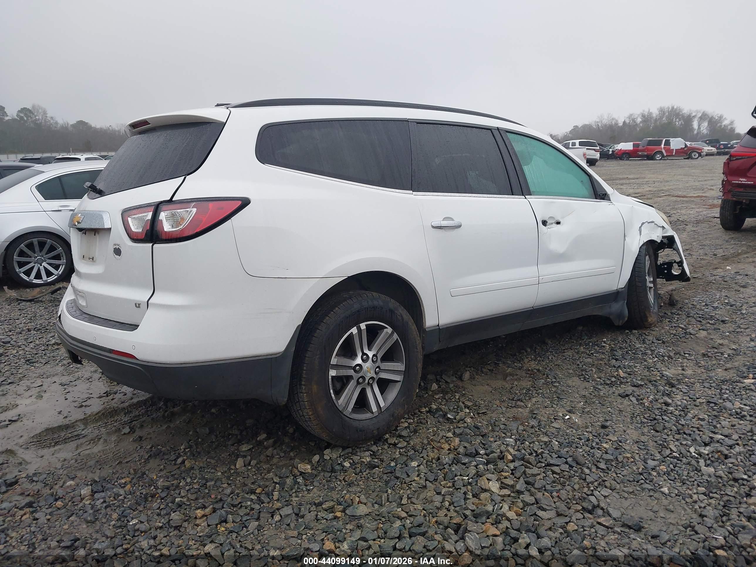 CHEVROLET TRAVERSE image 4