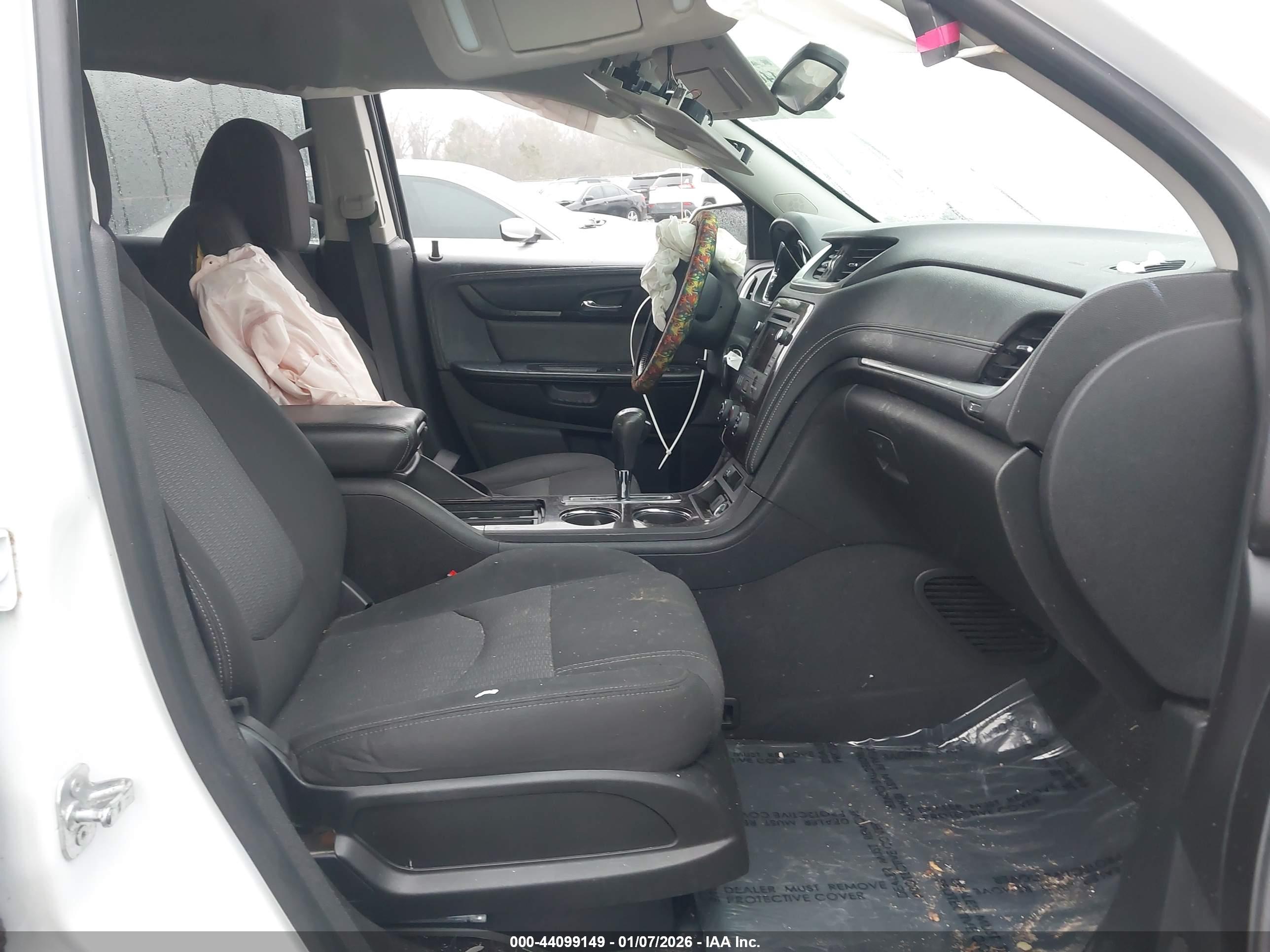 CHEVROLET TRAVERSE image 5