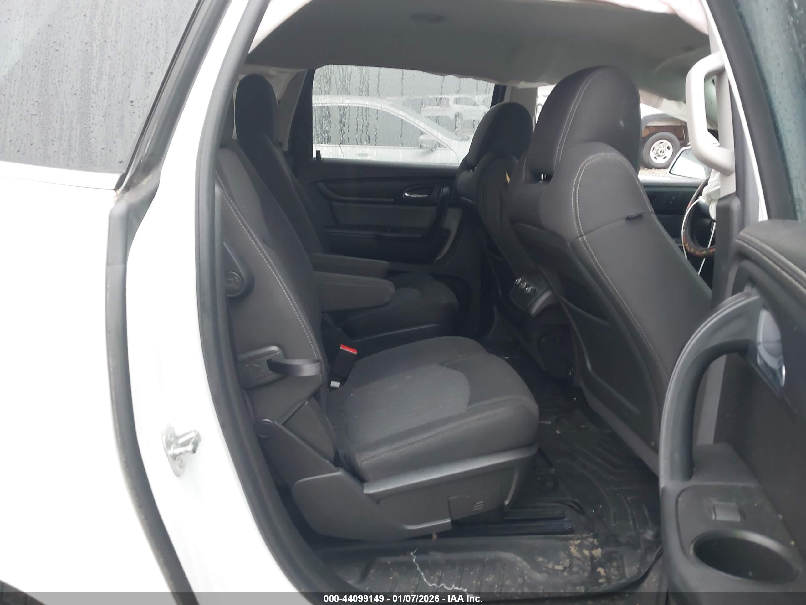 CHEVROLET TRAVERSE image 8