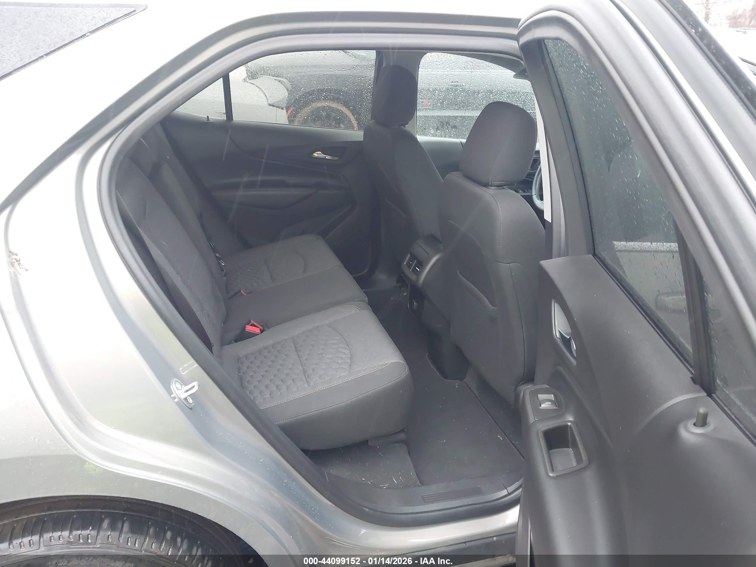 CHEVROLET EQUINOX image 8