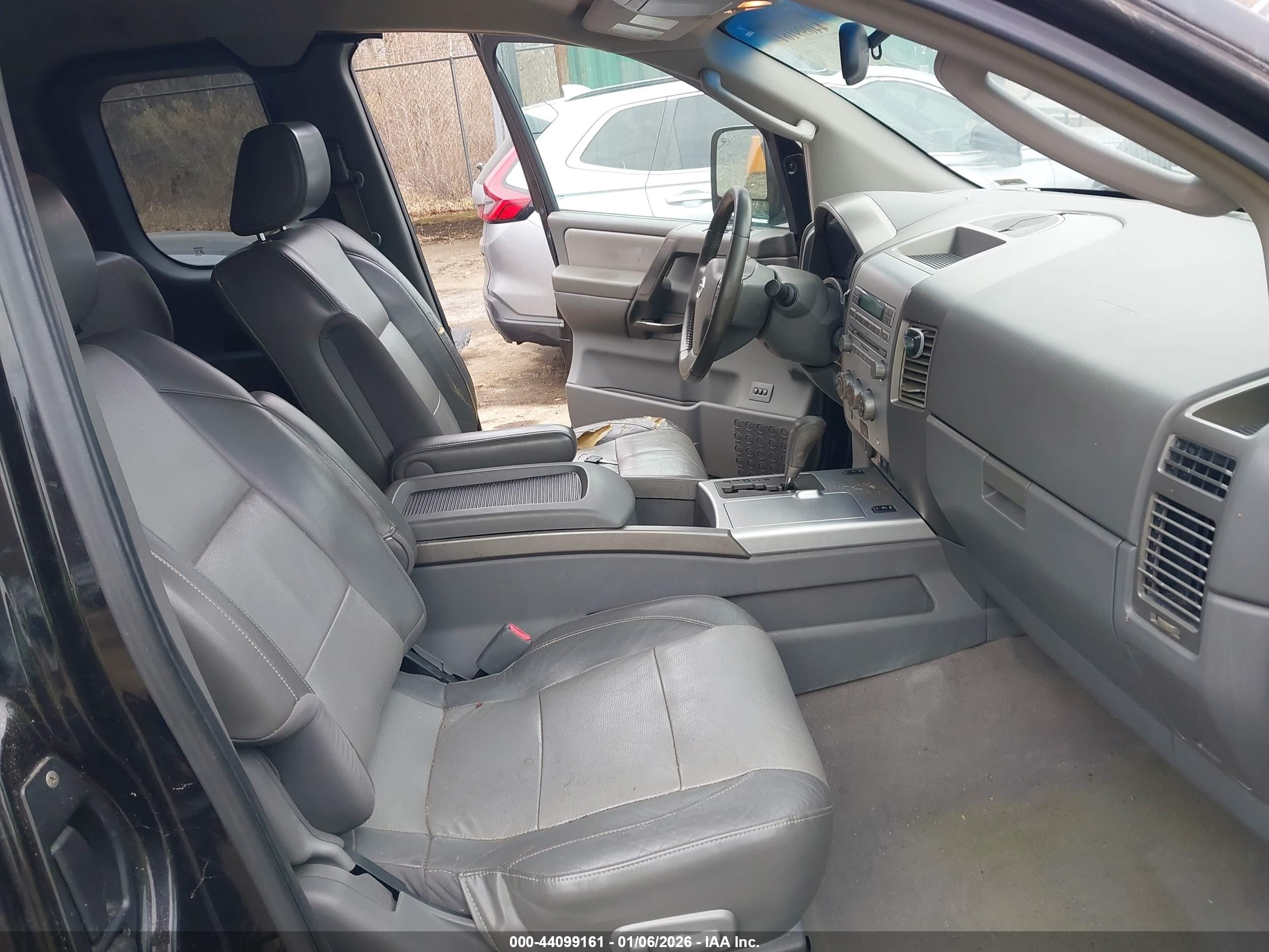 NISSAN TITAN image 5