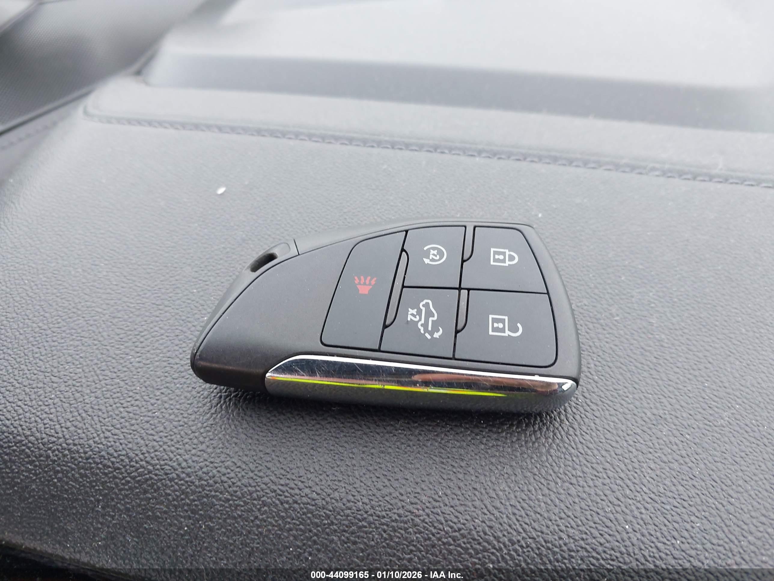 GMC SIERRA image 11