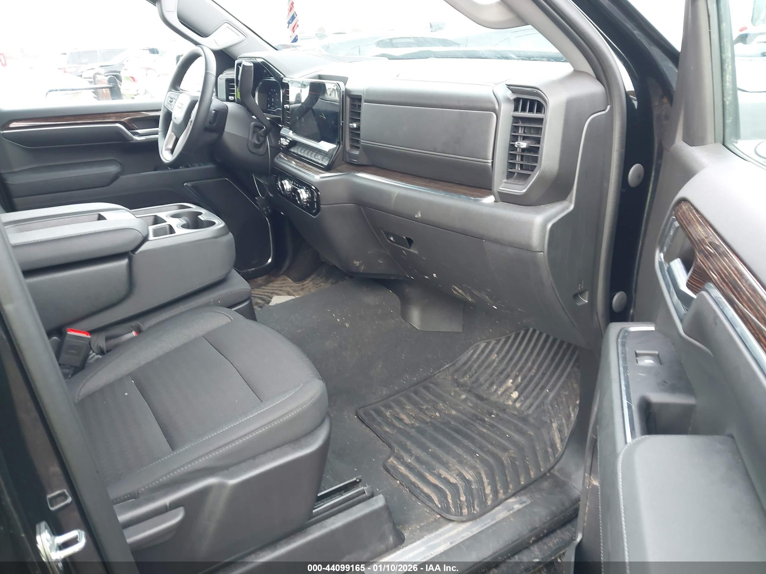 GMC SIERRA image 5