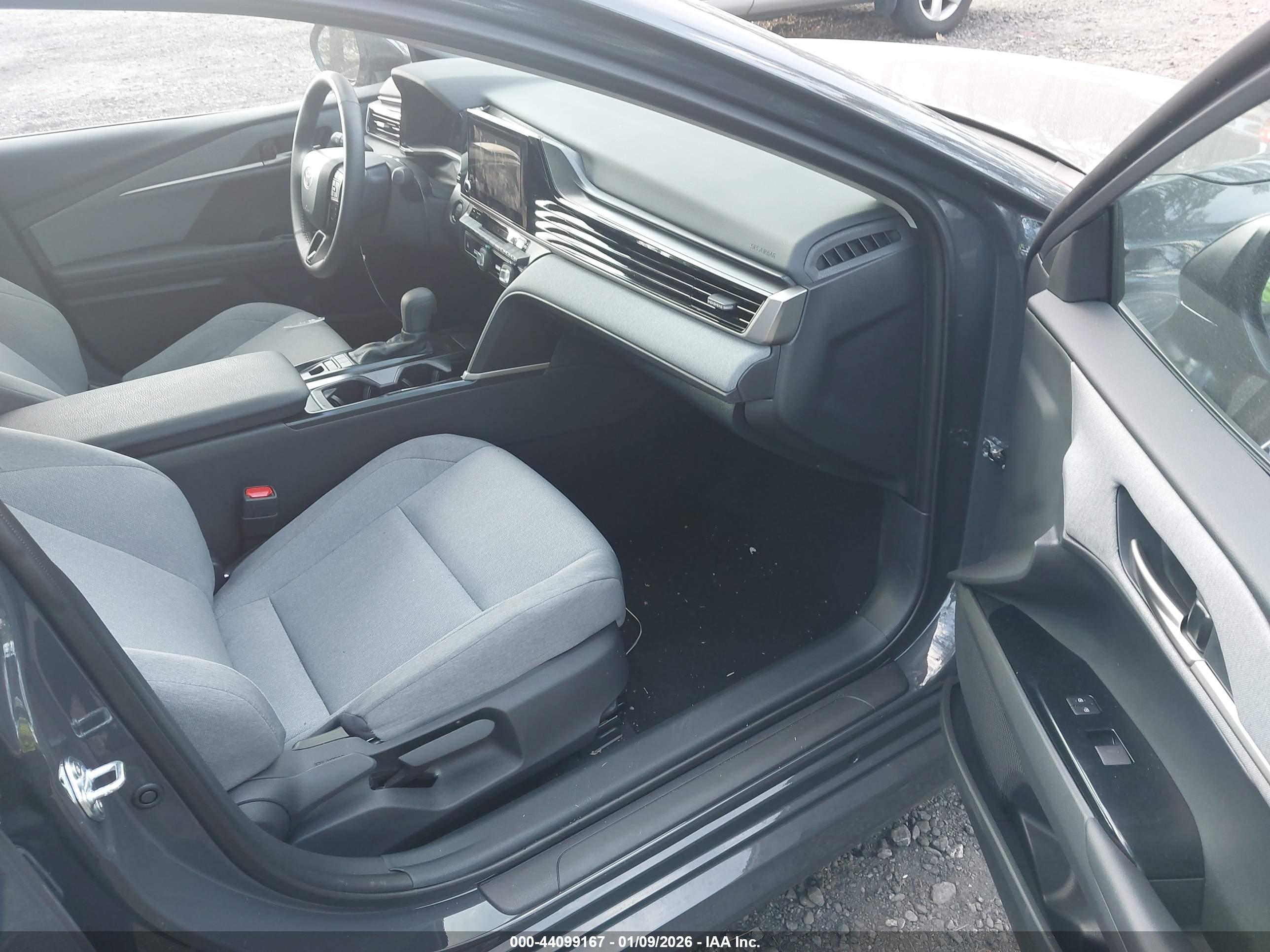 TOYOTA CAMRY image 5