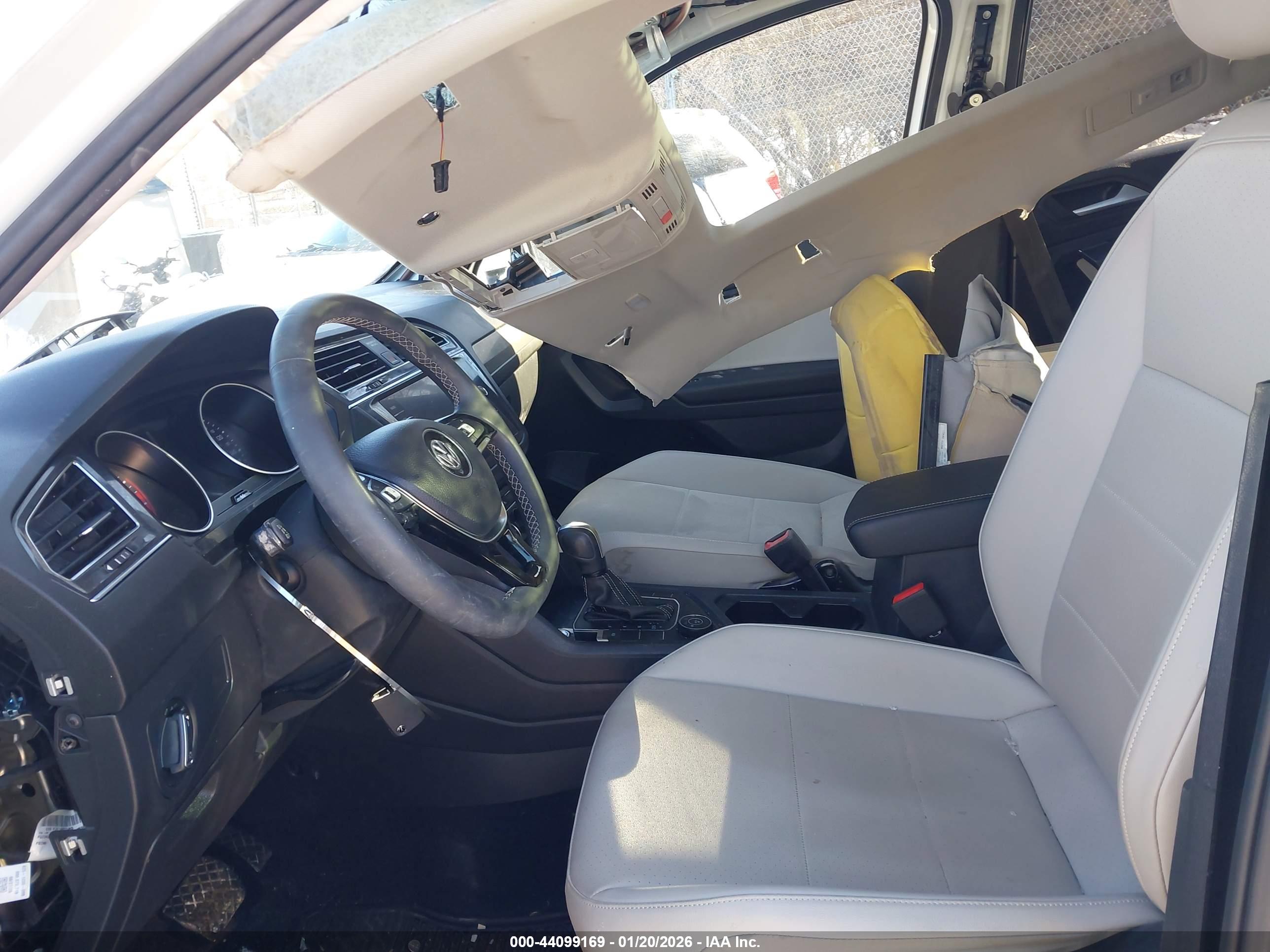 VOLKSWAGEN TIGUAN image 5