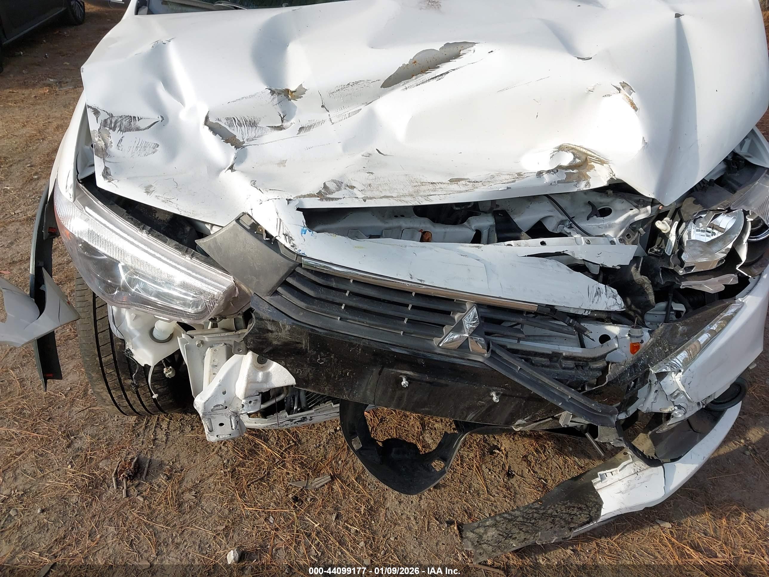 MITSUBISHI OUTLANDER image 6