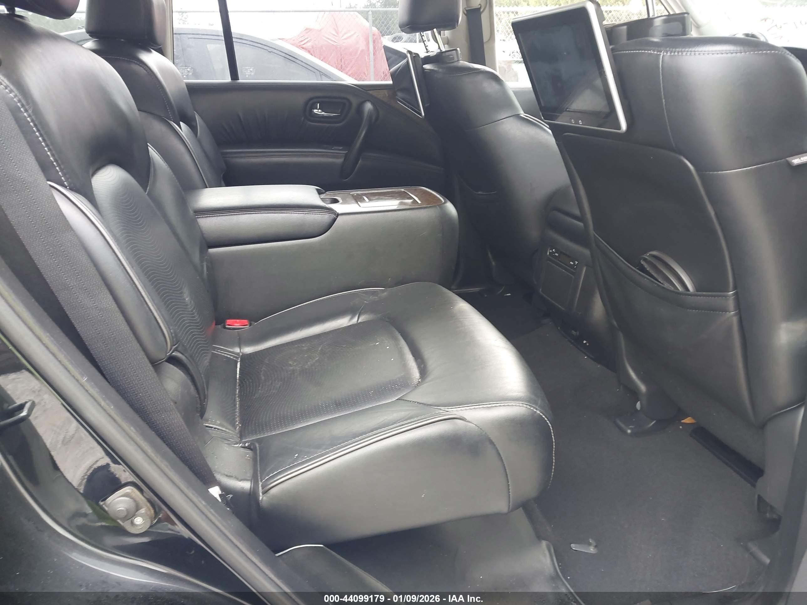 INFINITI QX80 image 8