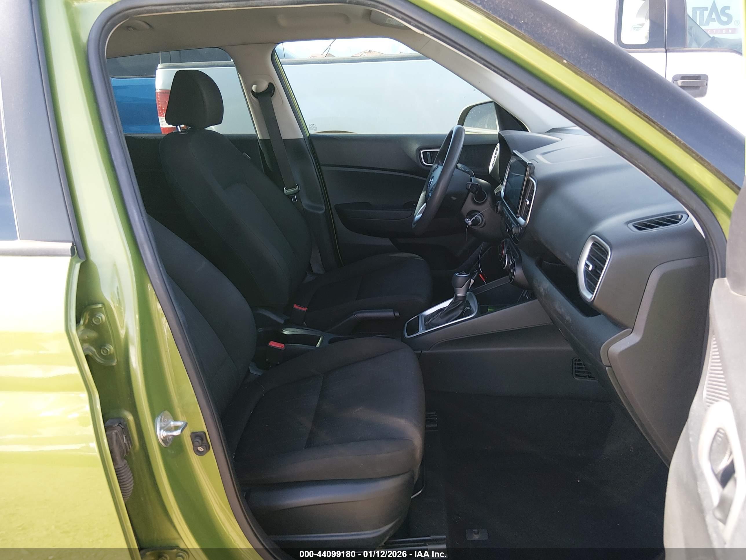 HYUNDAI VENUE image 5