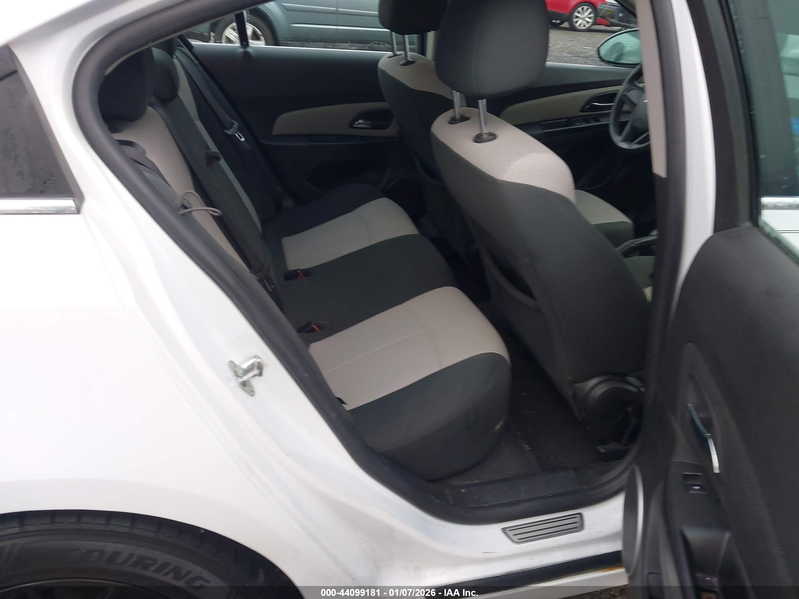 CHEVROLET CRUZE image 8