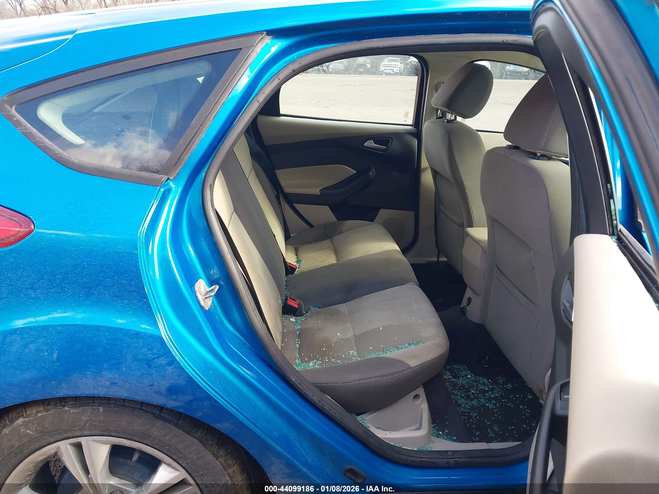 FORD FOCUS image 8