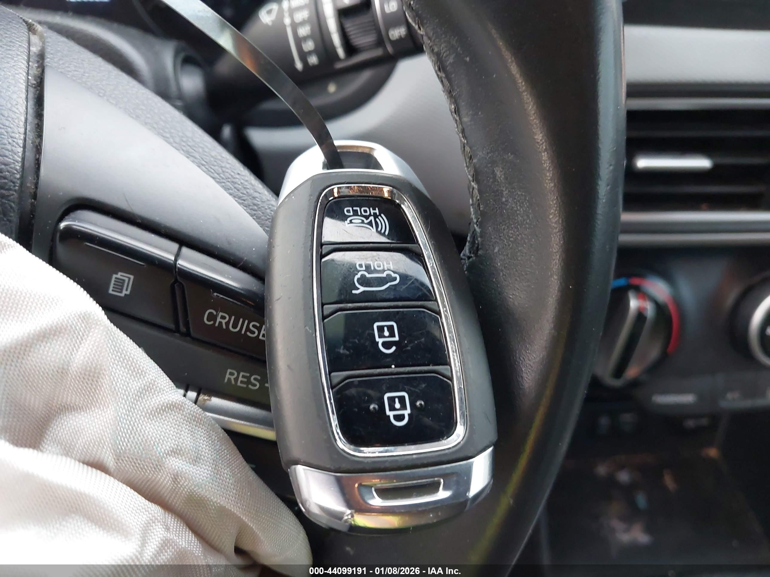 HYUNDAI KONA image 11