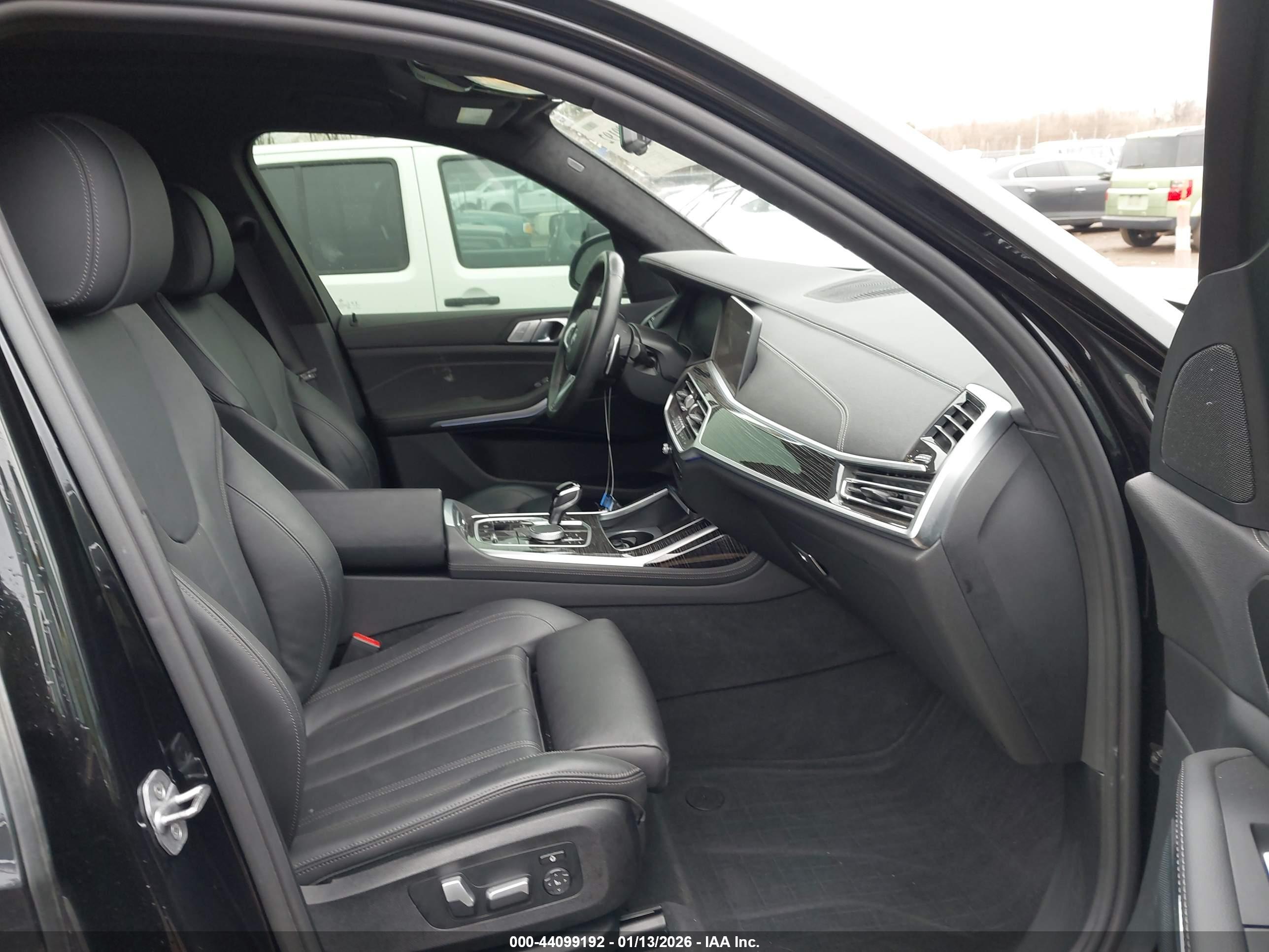 BMW X7 image 5