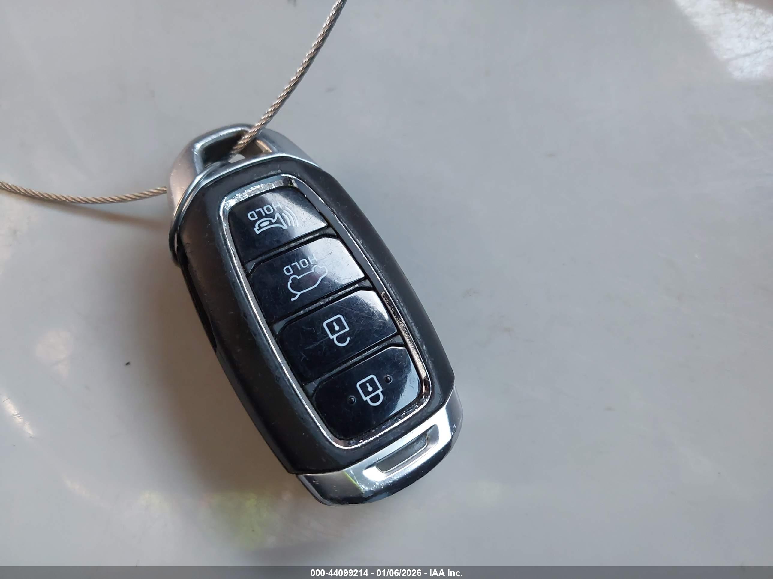 HYUNDAI SANTA image 11
