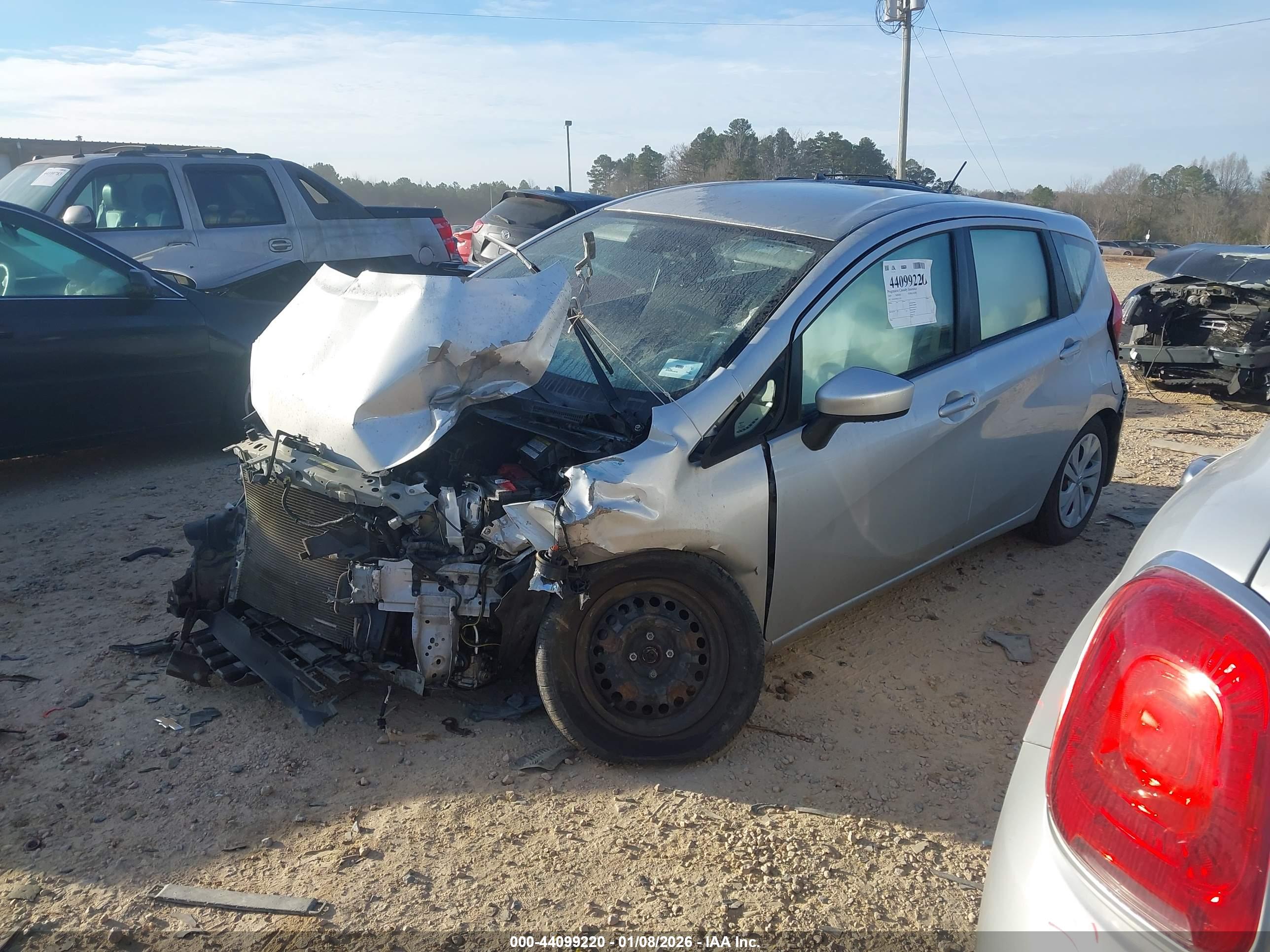 NISSAN VERSA image 2