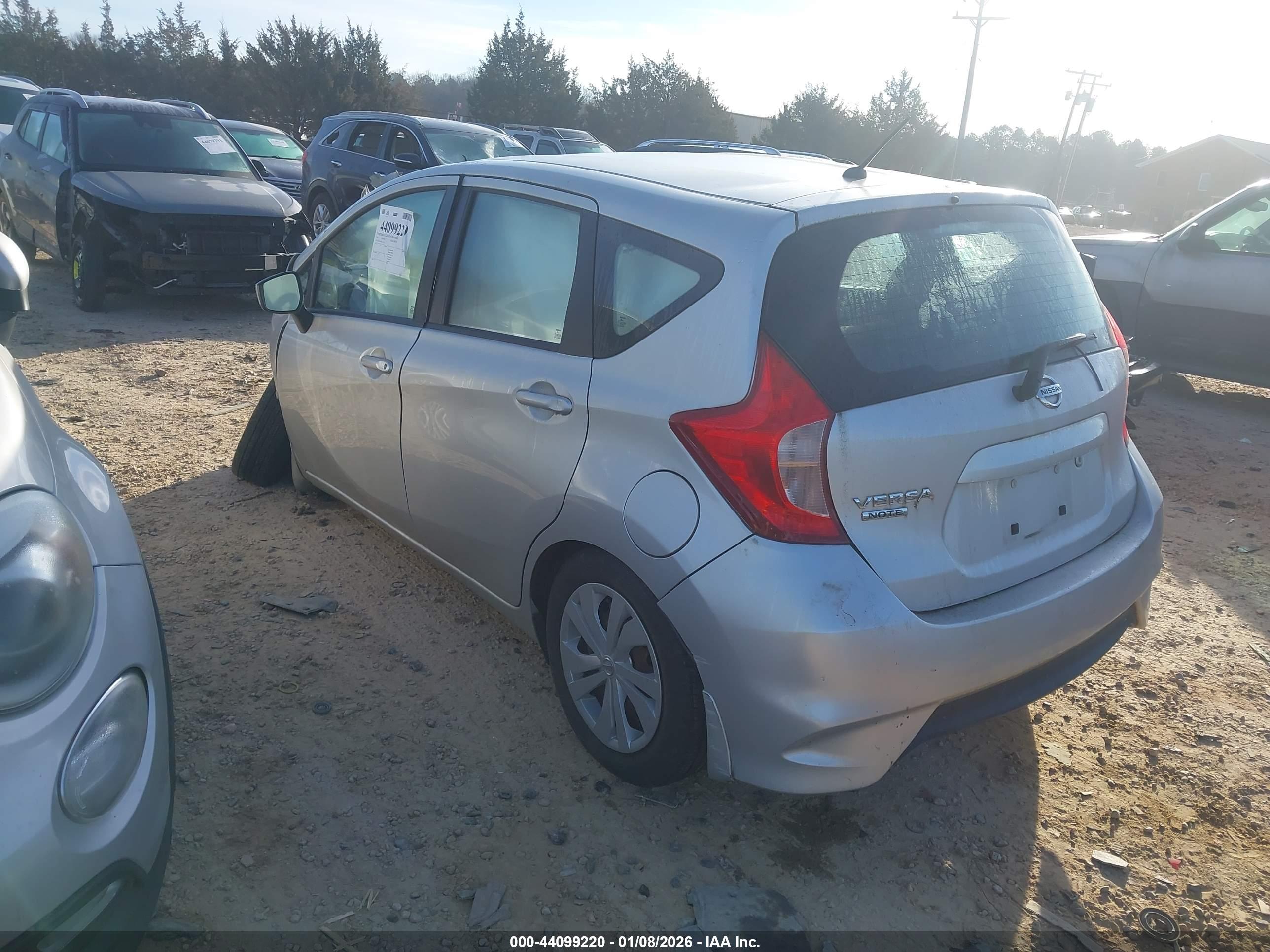 NISSAN VERSA image 3