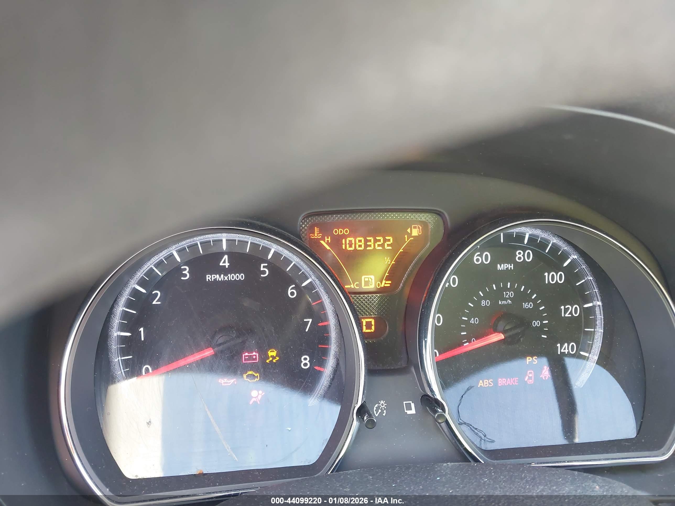 NISSAN VERSA image 7