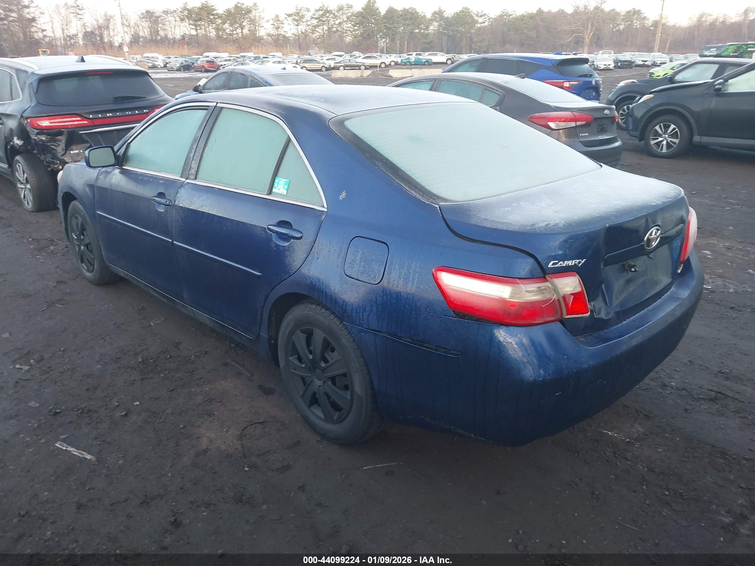 TOYOTA CAMRY image 3