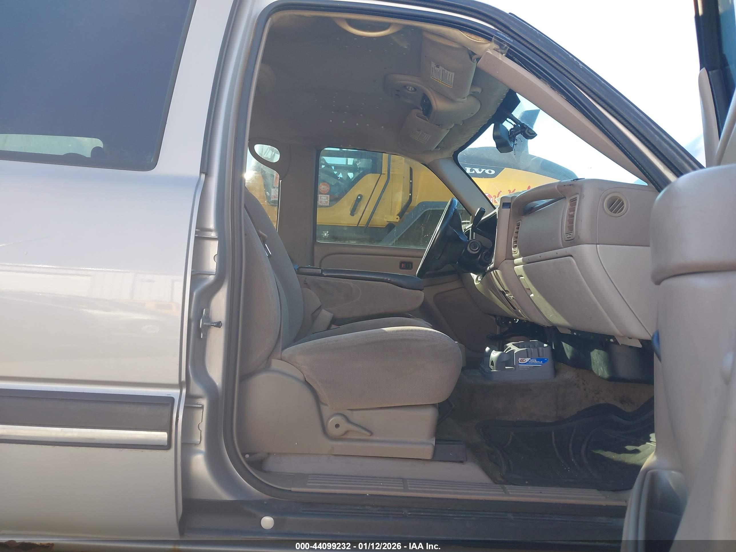 CHEVROLET TAHOE image 5